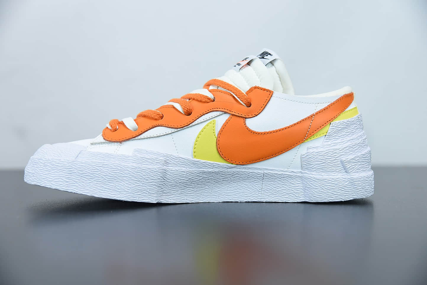 耐克Sacai x Nk Blazer low 白橙解构全新联名开拓者低帮休闲板鞋纯原版本 货号：DD1877-100