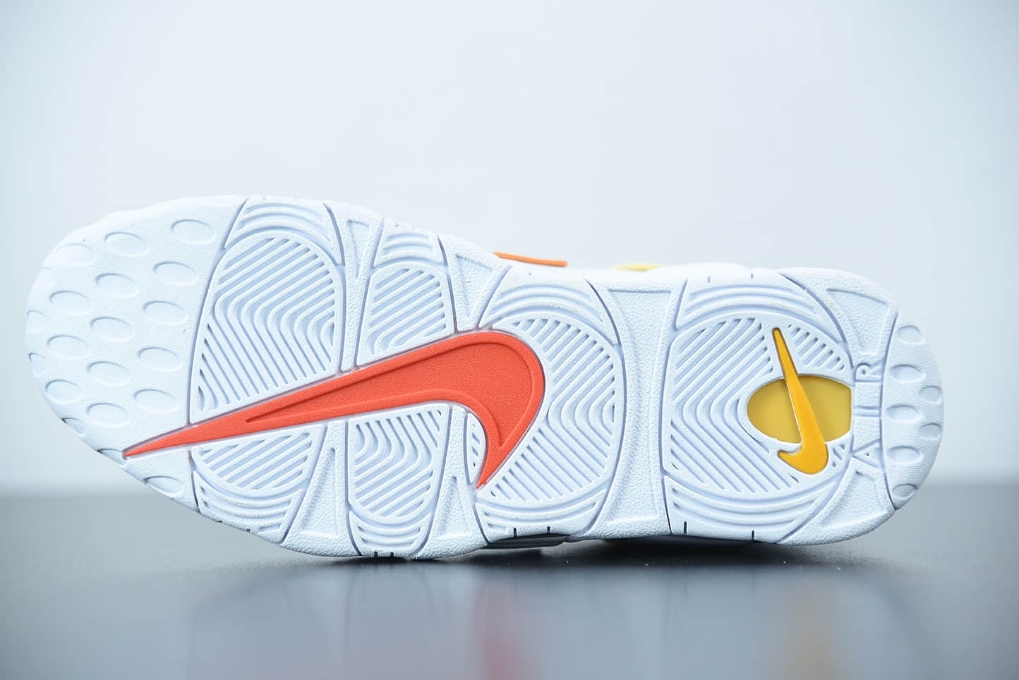 耐克Nike Wmns Air More Uptempo “Rayguns” 外星人白蓝黄大Air皮蓬篮球鞋纯原版本 货号：DD9223-100