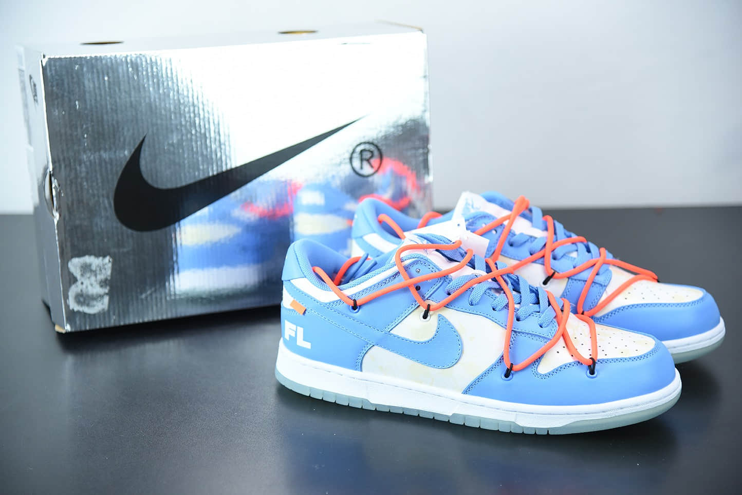 耐克Off-White x Futura x Dunk OW Coast 联名款北卡蓝配色复古滑板鞋纯原版本 货号：DD0856-403