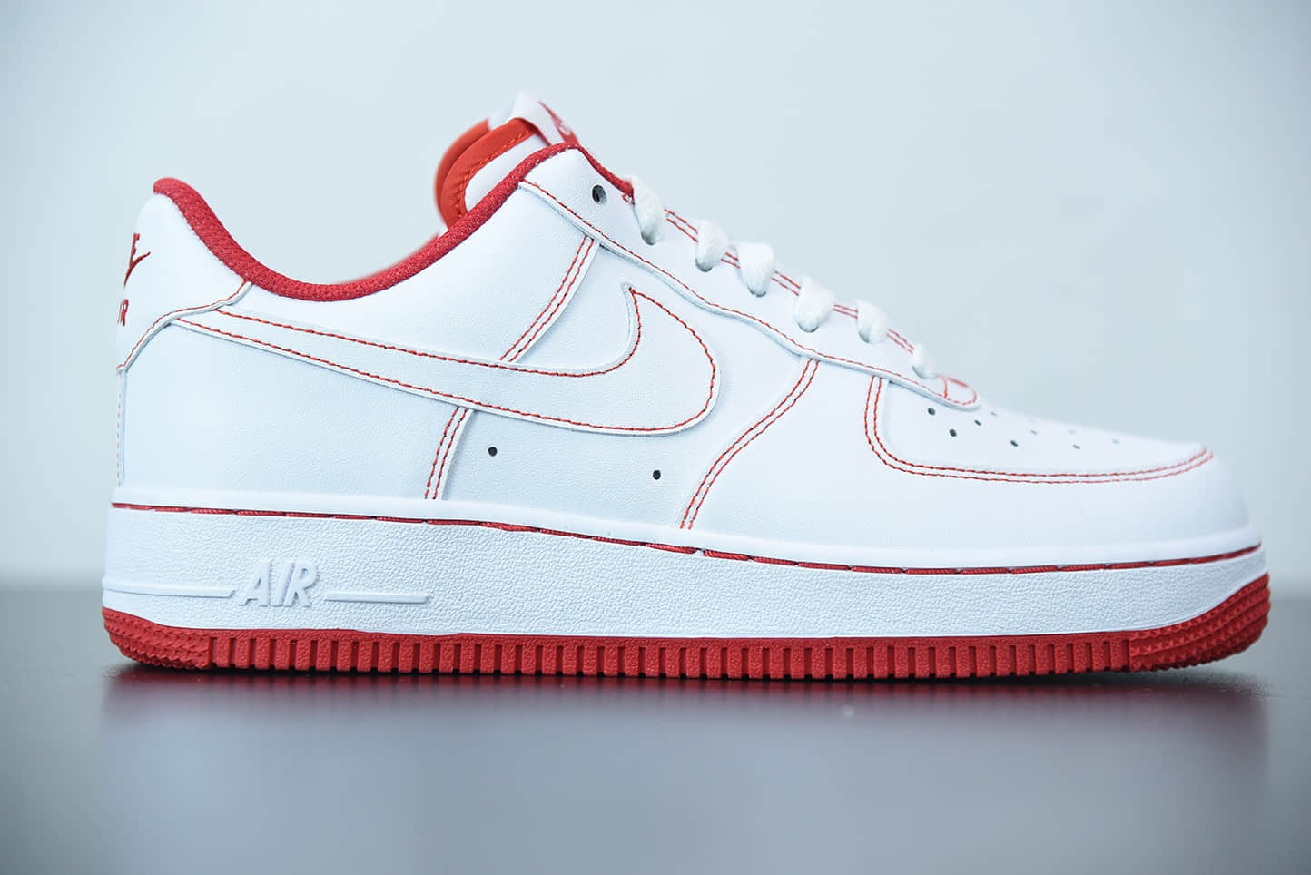 耐克 Nike Air Force 1 Low 白红线条空军一号低帮百搭休闲运动板鞋纯原版本 货号：CV1724-100