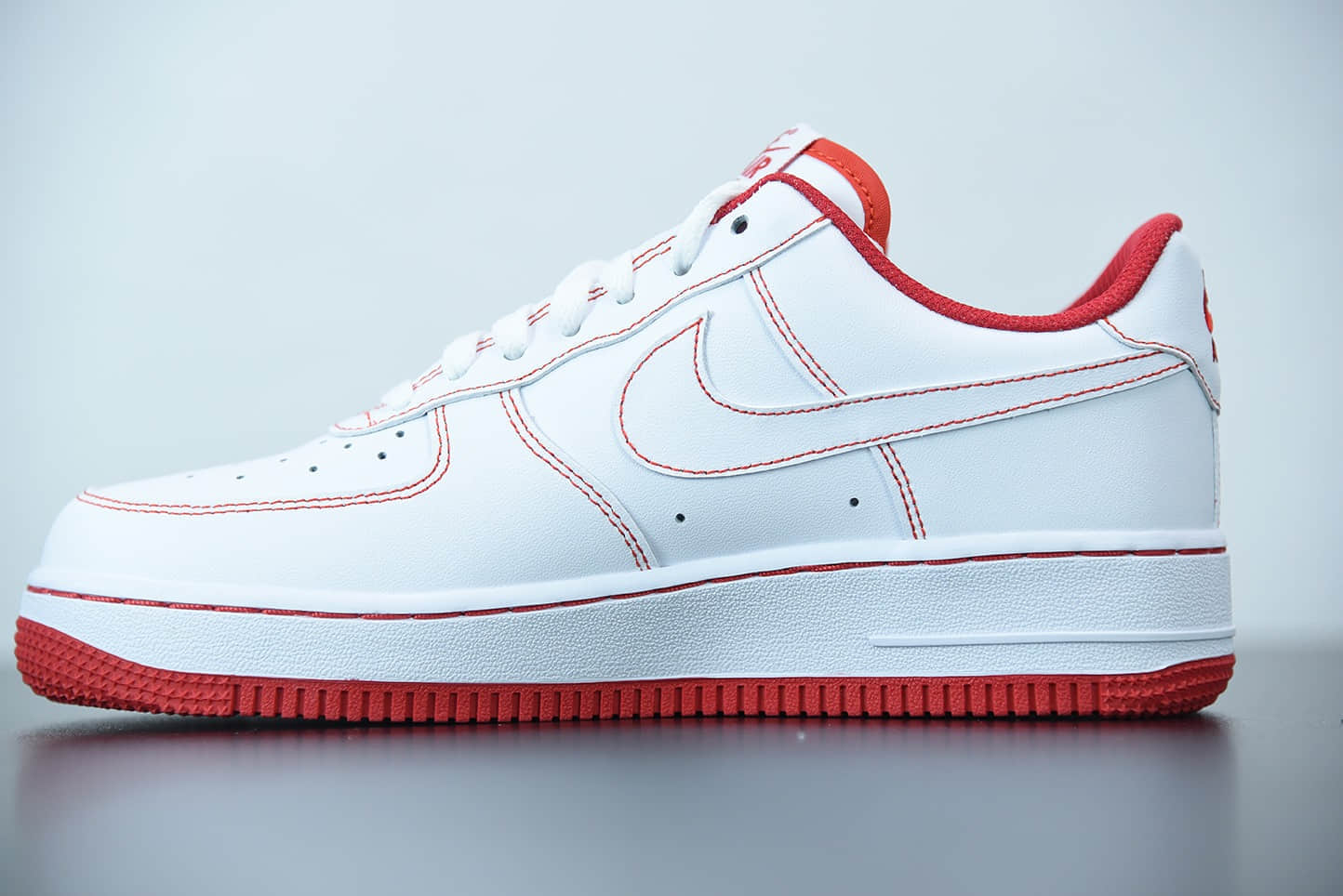 耐克 Nike Air Force 1 Low 白红线条空军一号低帮百搭休闲运动板鞋纯原版本 货号：CV1724-100