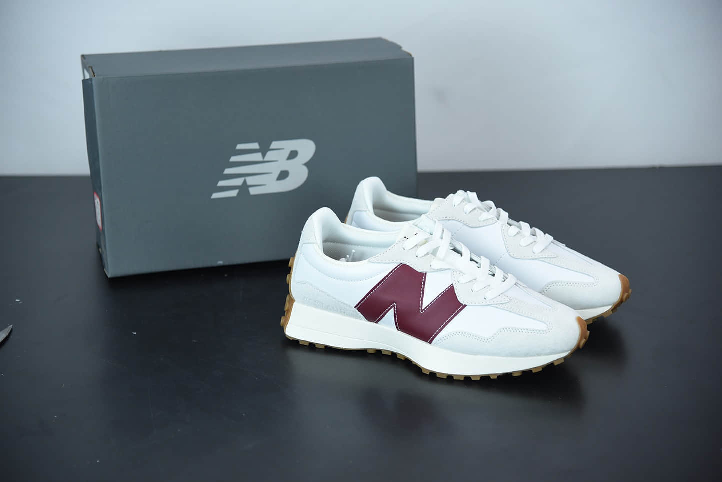 新百伦New Balance MS327系列白灰红复古休闲运动慢跑鞋纯原版本 货号：WS327KA