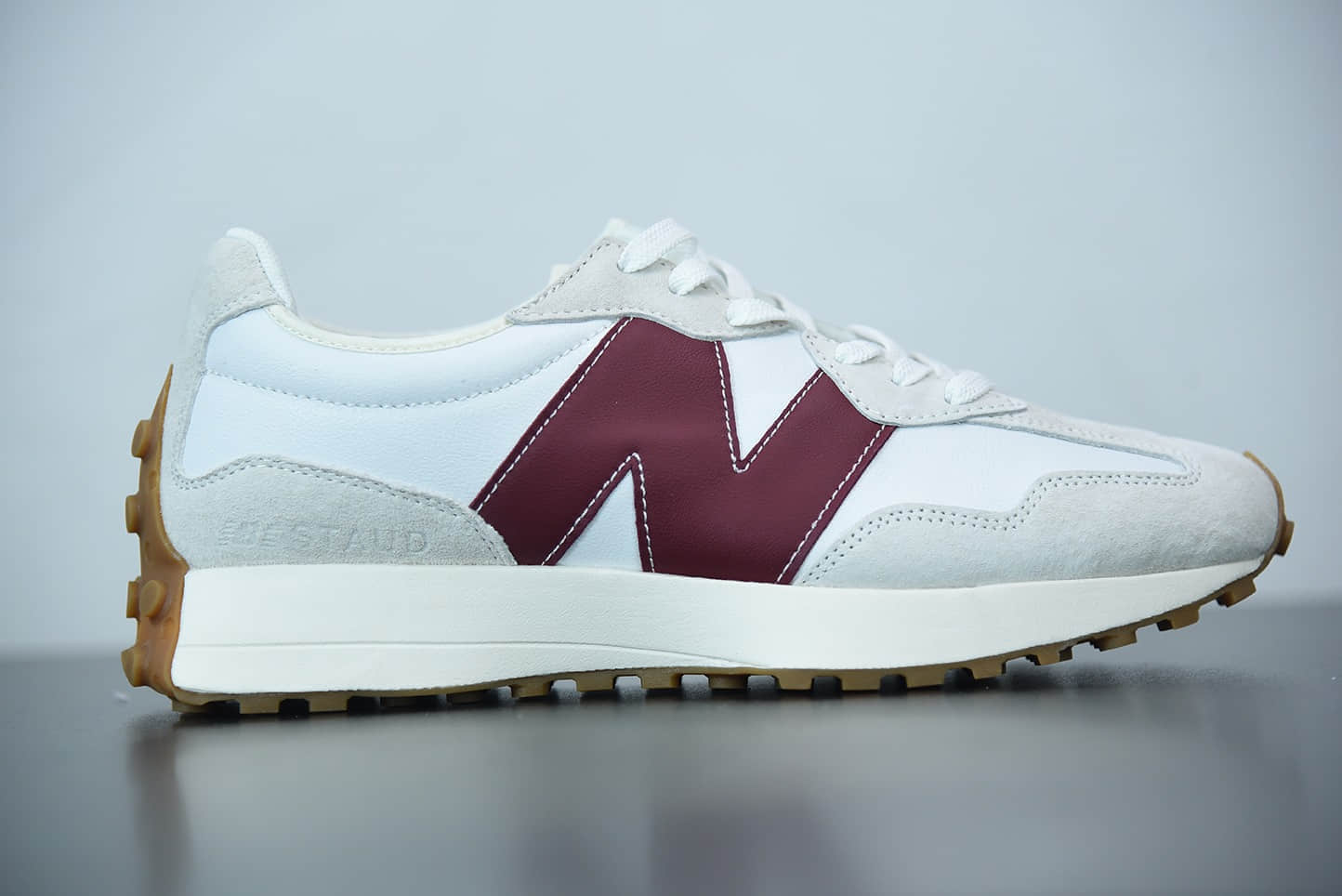 新百伦New Balance MS327系列白灰红复古休闲运动慢跑鞋纯原版本 货号：WS327KA