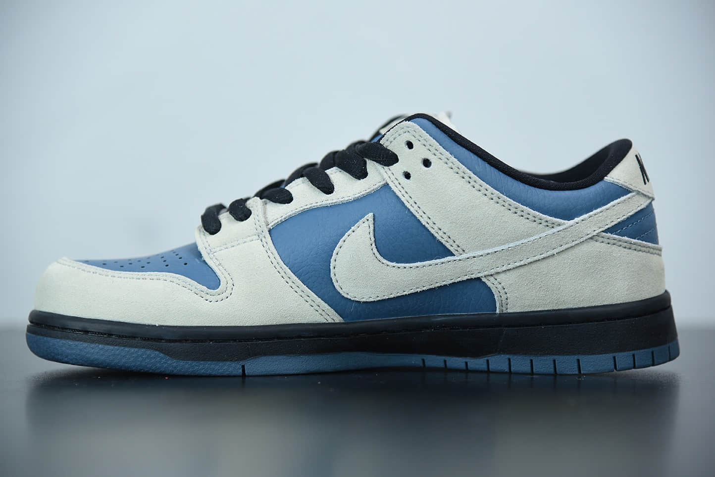 耐克Nike Dunk SB Low pro 王一博同款灰蓝配色波多尔蓝白低帮板鞋纯原版本 货号：BQ6817-200