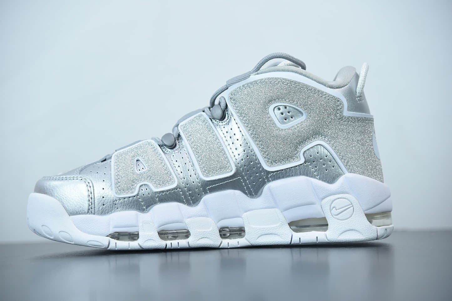 耐克Nike Air More Uptempo OG 皮蓬系列“大AIR” 闪亮金属银篮球鞋纯原版本 货号：917593-003