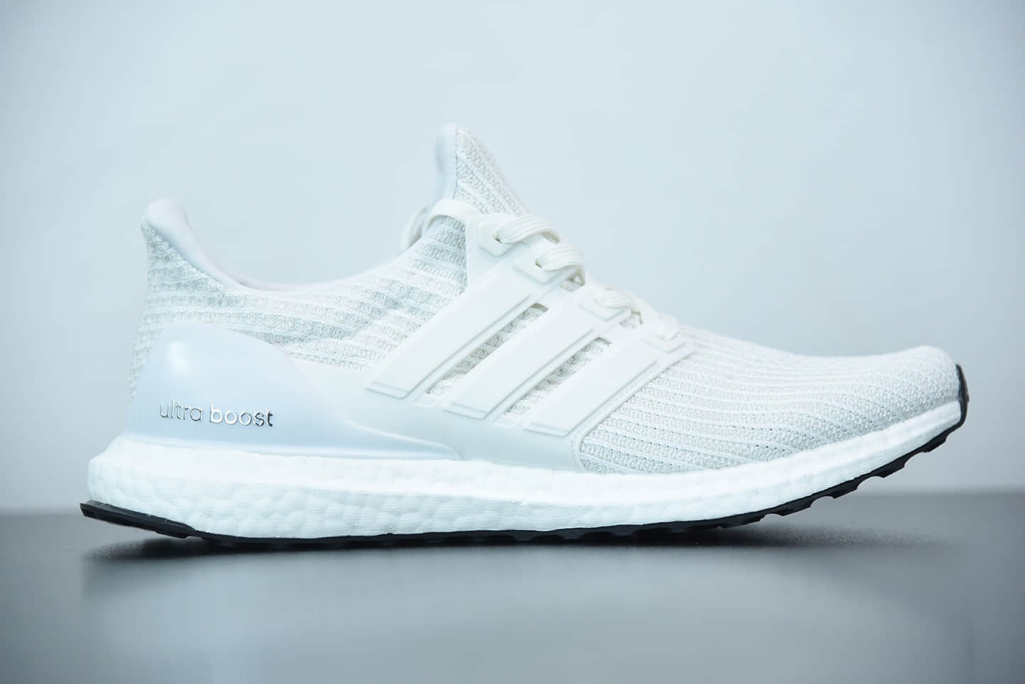 阿迪达斯 Adidas Ultra Boost 4.0 纯白全掌爆米花针织黑条纹透气跑步鞋纯原版本 货号：BB6168