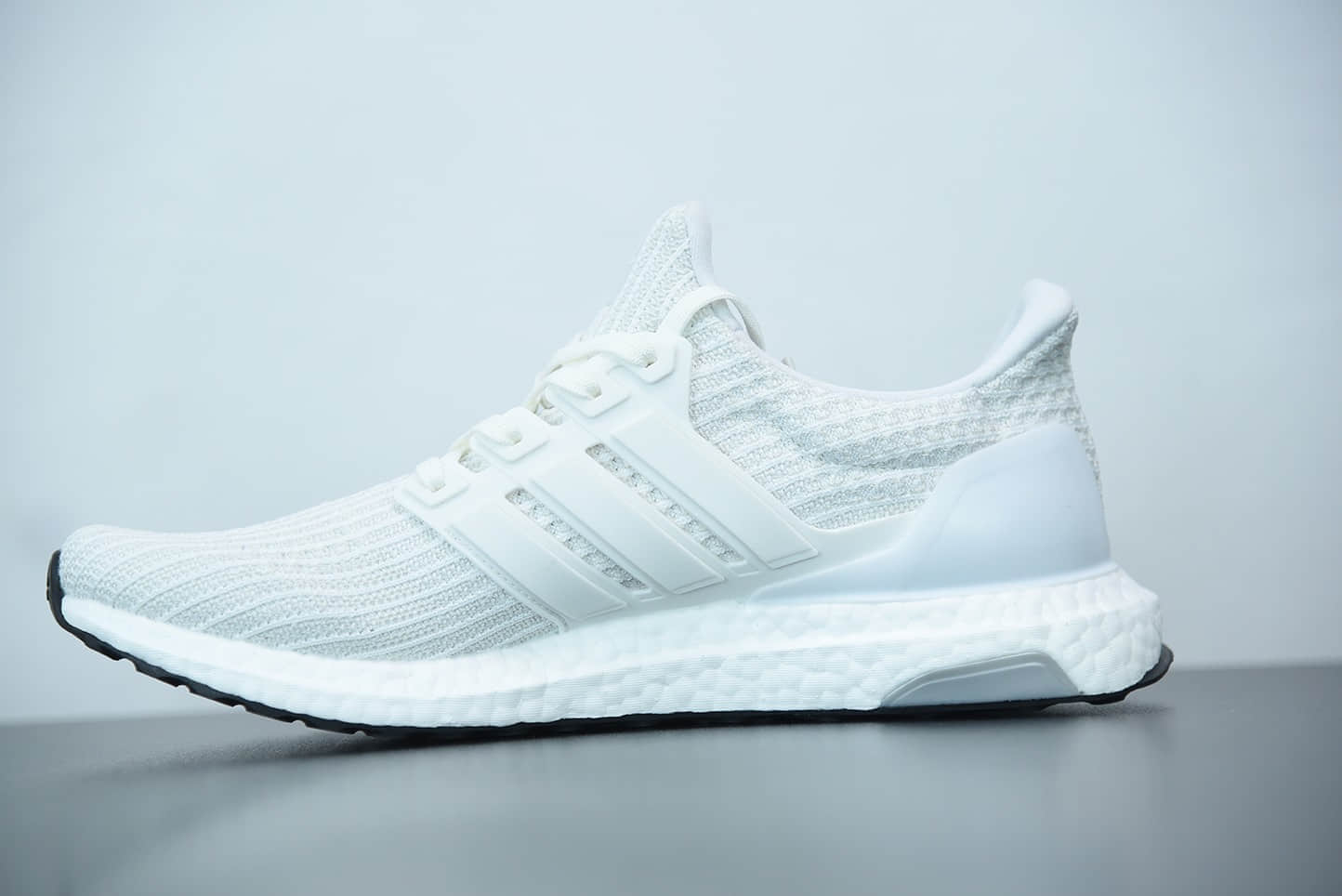 阿迪达斯 Adidas Ultra Boost 4.0 纯白全掌爆米花针织黑条纹透气跑步鞋纯原版本 货号：BB6168