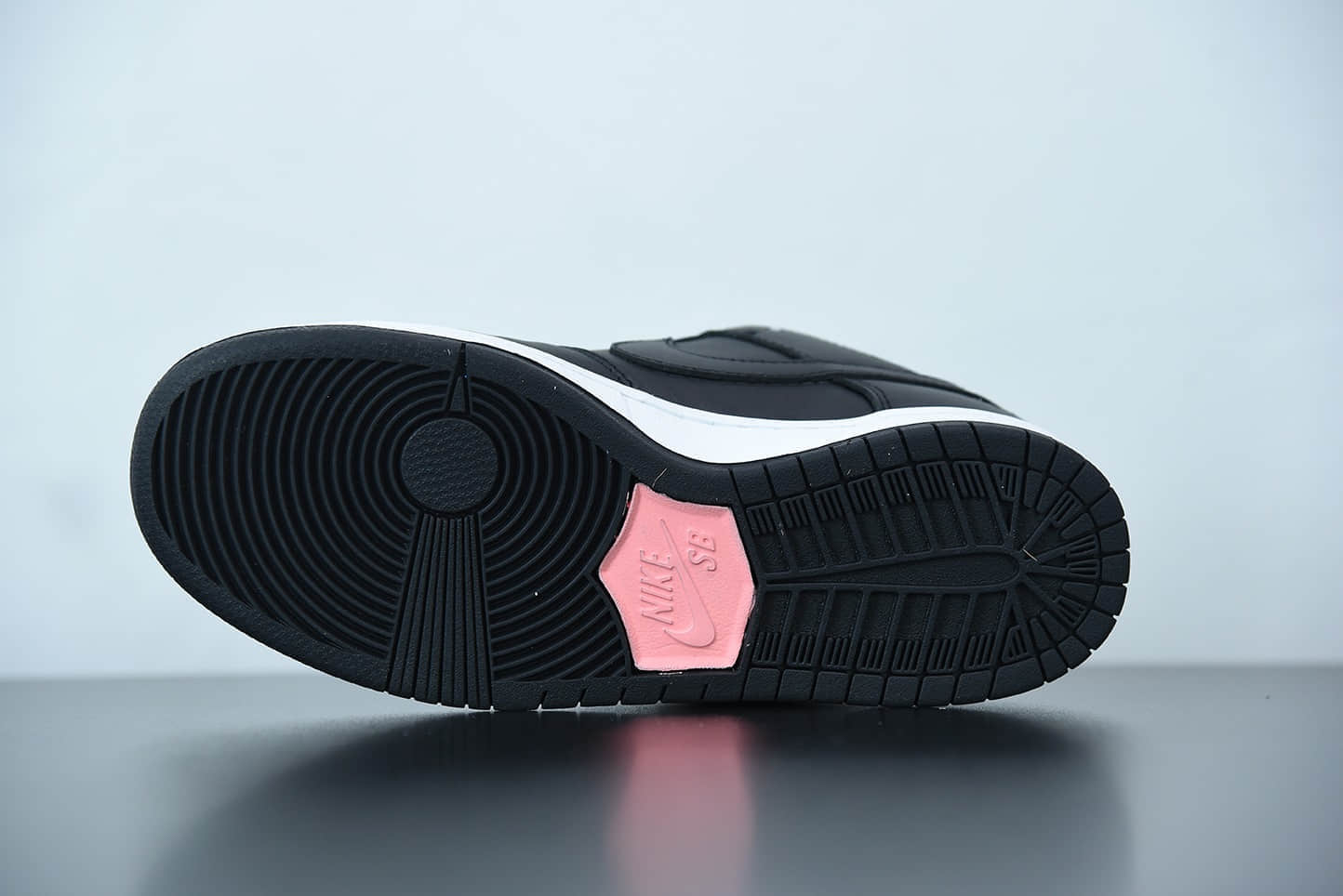 耐克Nike SB Low Dunk 黑白经典低帮文化休闲板鞋纯原版本 货号：CV1727-001