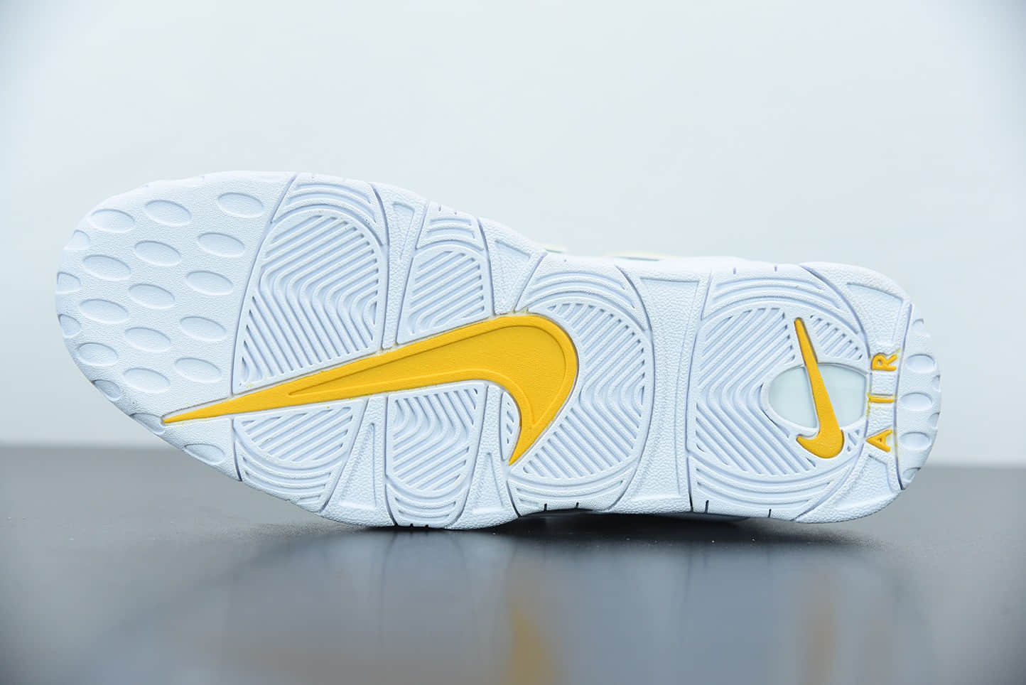 耐克Nike Air More Uptempo 大AIR皮蓬白黄复古篮球鞋纯原版本 货号： DM3035-100