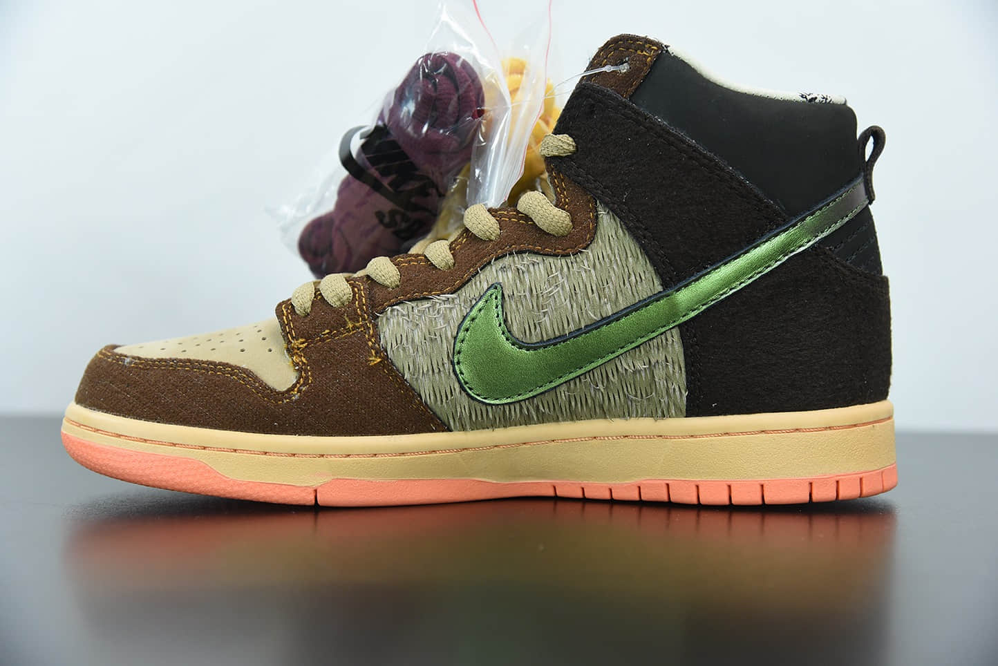 耐克Concepts X Nike SB Dunk High Pro QS Mallard棕绿鸳鸯高帮板鞋纯原版本 货号：DC6887-200