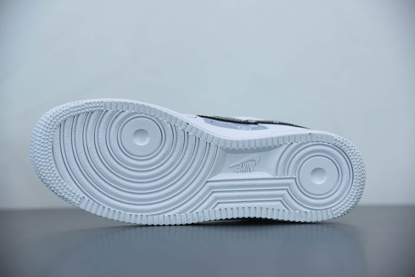 耐克Nike Air Force 1 Low’07 PS5电玩主题黑白灰空军一号低帮休闲板鞋纯原版本 货号：CW2288-111