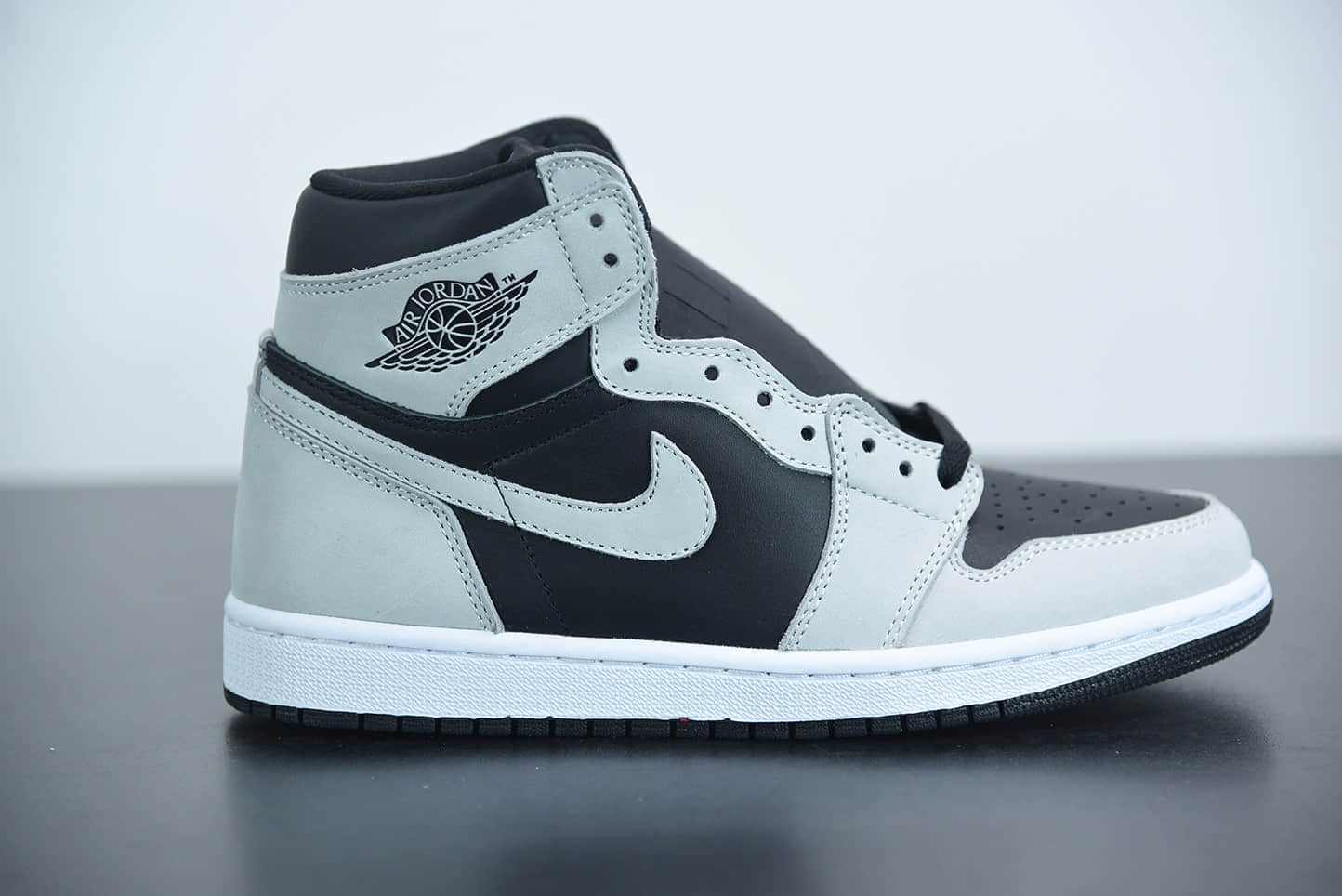 乔丹Air Jordan 1 High AJ1高帮灰白熊猫影子灰2.0中帮篮球鞋纯原版本 货号：555088-035