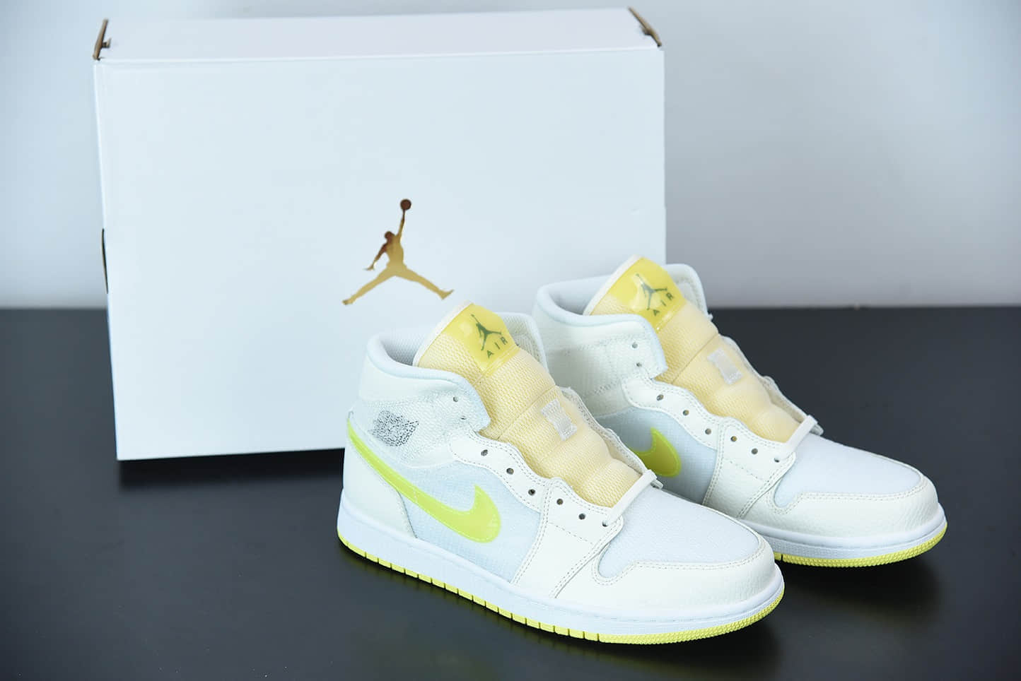 乔丹WMNS Air Jordan 1 Mid SE中帮白米黄网步款百搭休闲运动板鞋纯原版本 货号：DB2822-107
