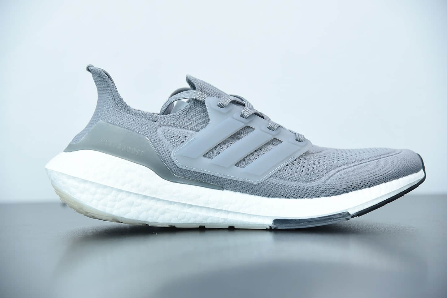 阿迪达斯 Adidas ultra boost 2021系列灰色配色袜套式针织鞋面休闲运动慢跑鞋纯原版本 货号：FY0381