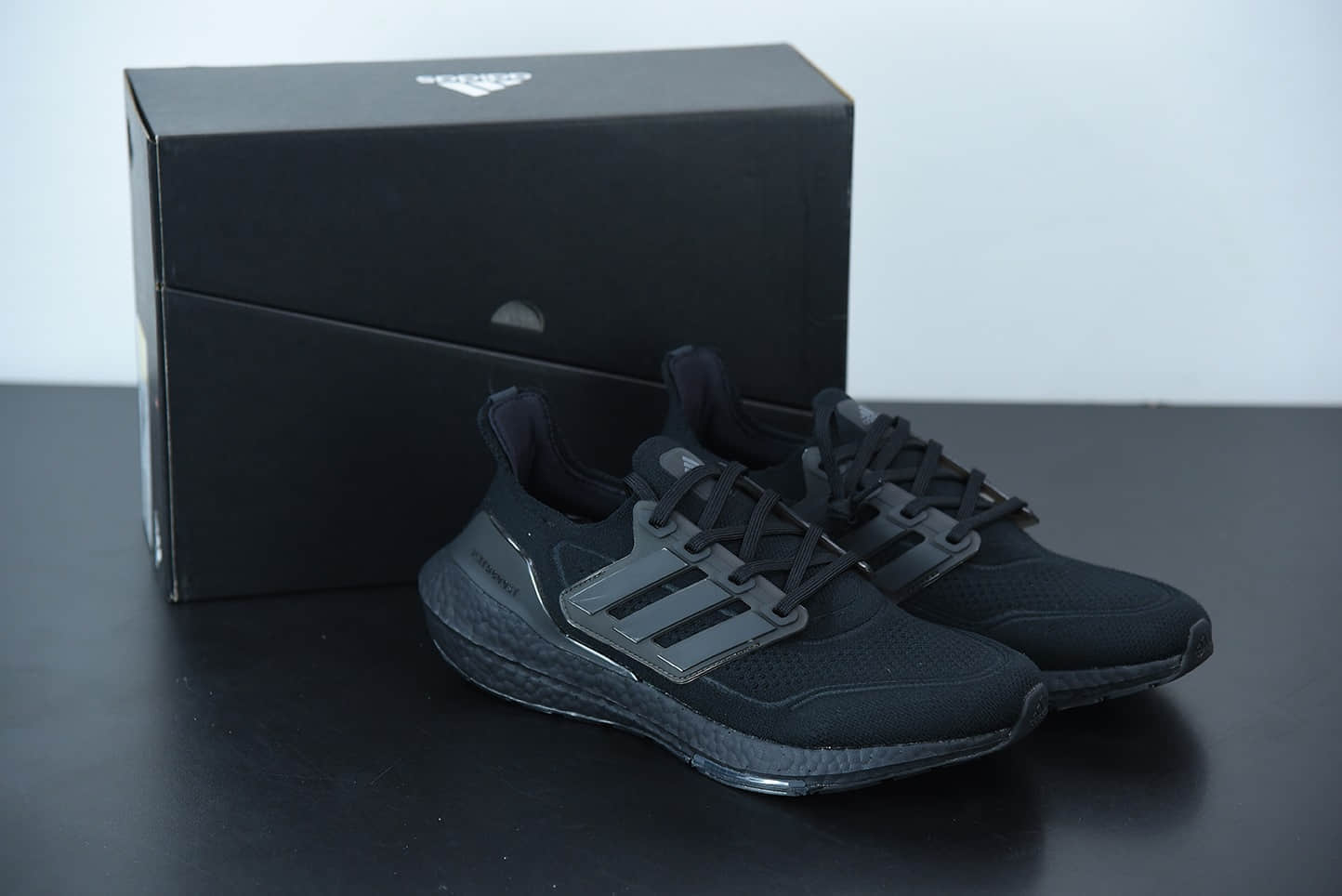 阿迪达斯 Adidas ultra boost 2021系列黑色配色袜套式针织鞋面休闲运动慢跑鞋纯原版本 货号：FY0306
