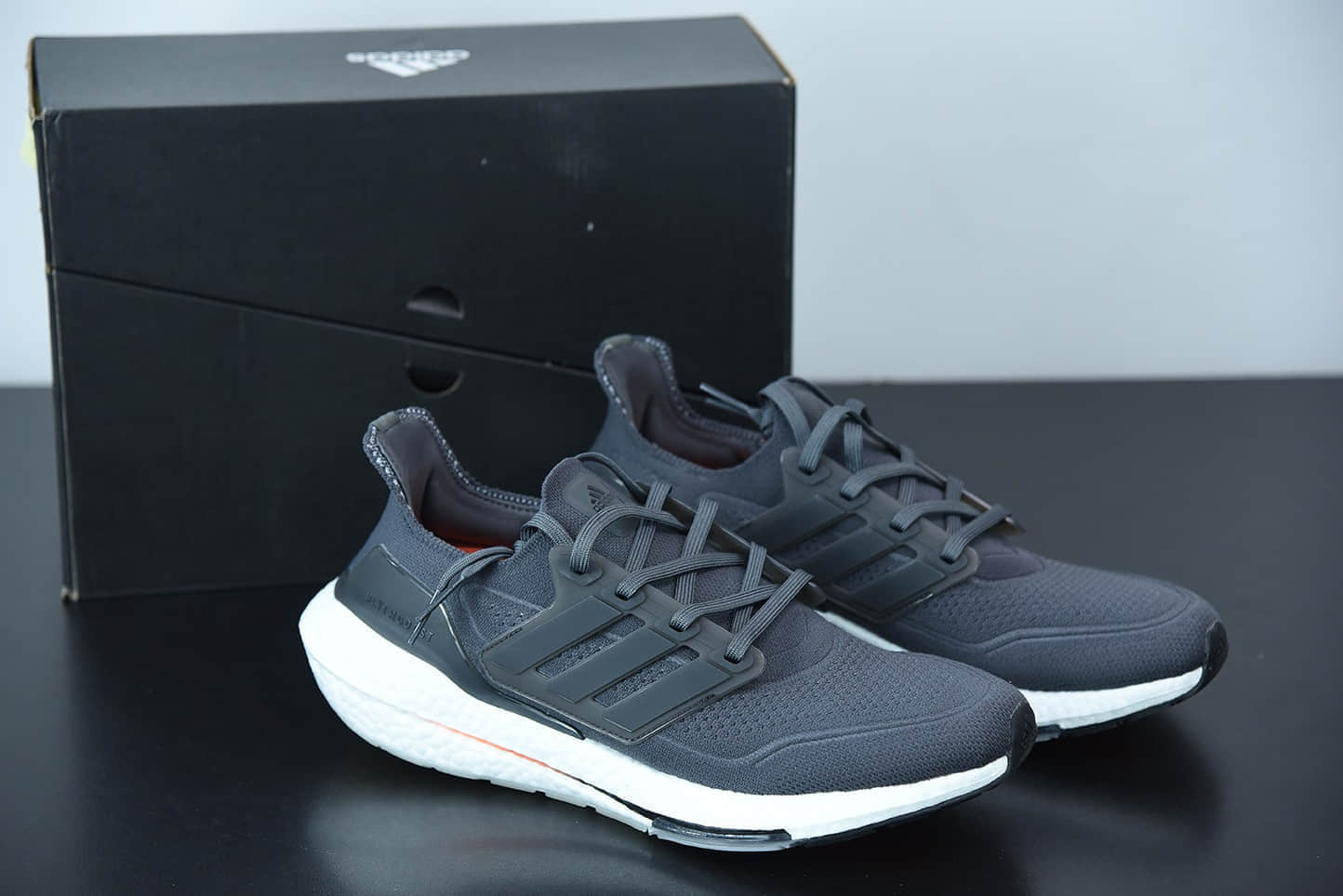 阿迪达斯 Adidas ultra boost 2021系列黑白橙配色袜套式针织鞋面休闲运动慢跑鞋纯原版本 货号：FY0372