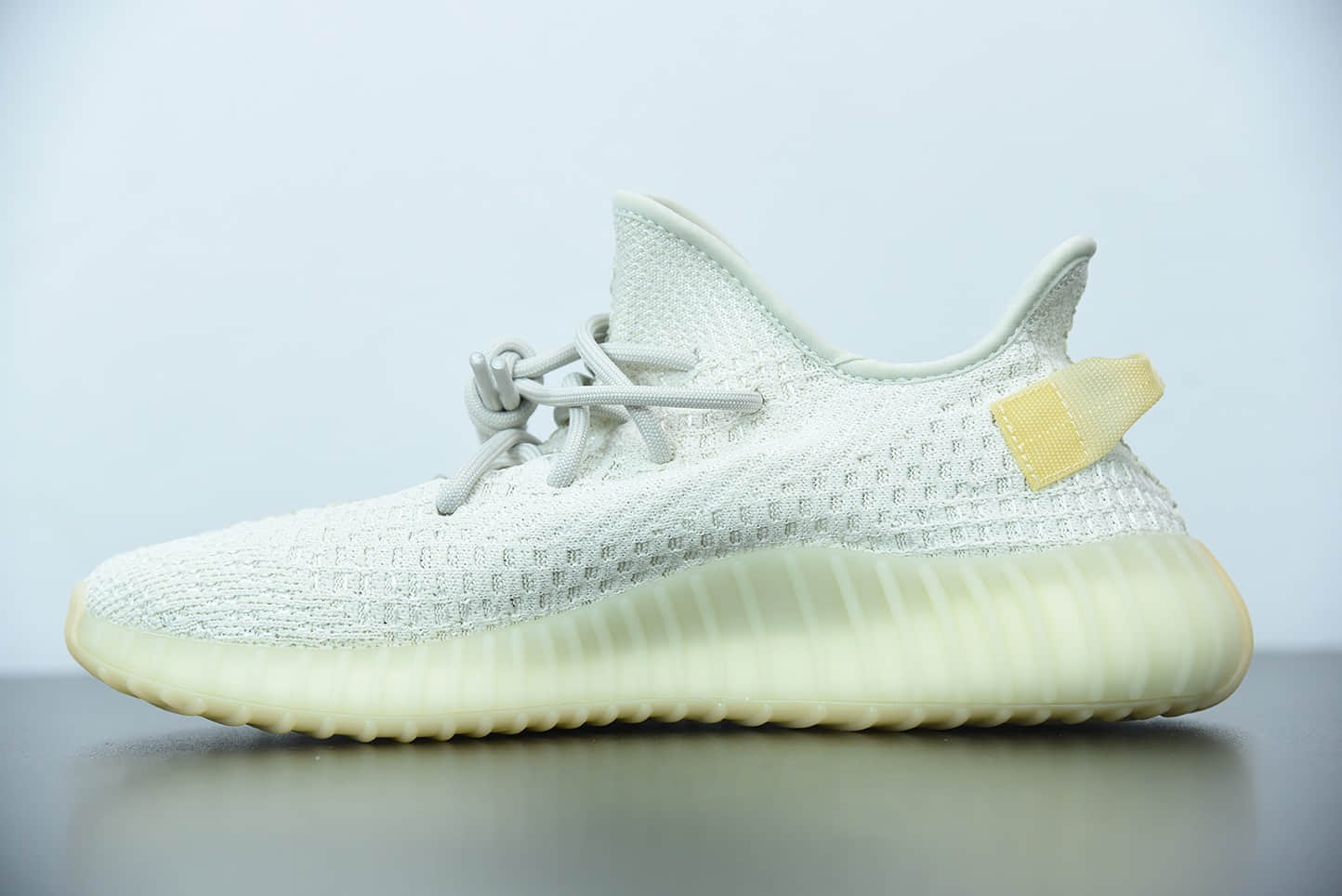 阿迪达斯Adidas Yeezy 350 Boost V2全新镂空温变北极光配色休闲运动慢跑鞋纯原版本 货号：GY3438