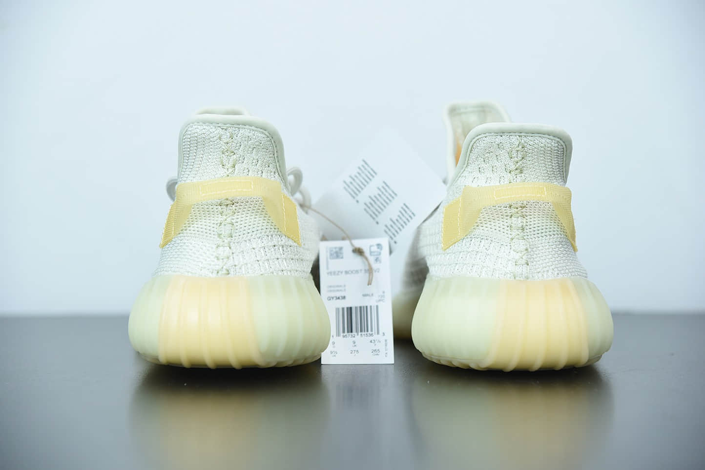 阿迪达斯Adidas Yeezy 350 Boost V2全新镂空温变北极光配色休闲运动慢跑鞋纯原版本 货号：GY3438