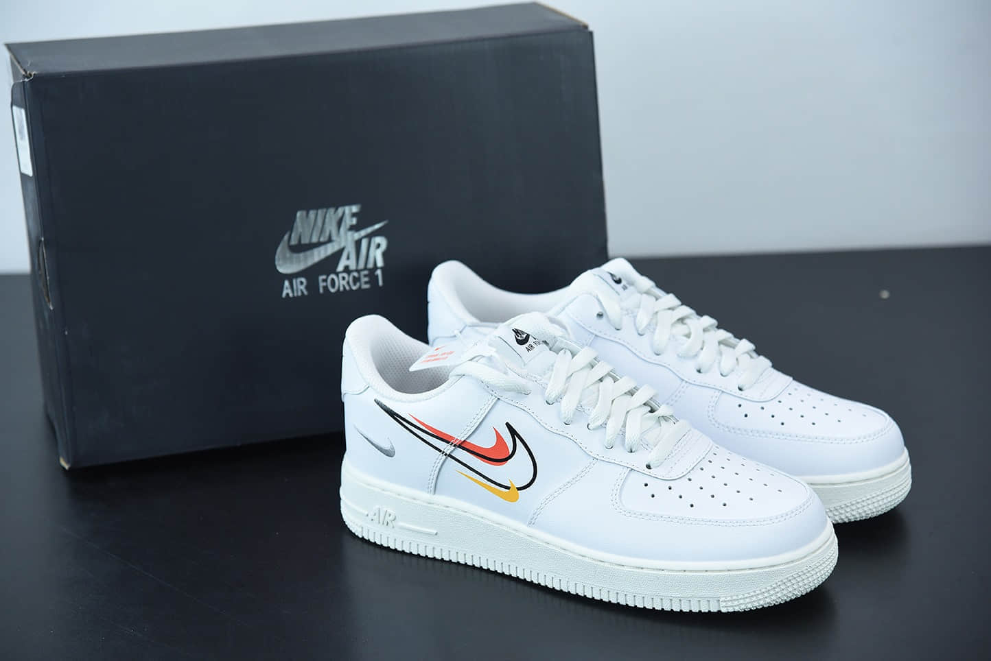 耐克Nike Air Force 1 LowMulti Swoosh白多彩勾全白鞋面空军一号低帮百搭休闲运动板鞋纯原版本 货号：DM9096-100