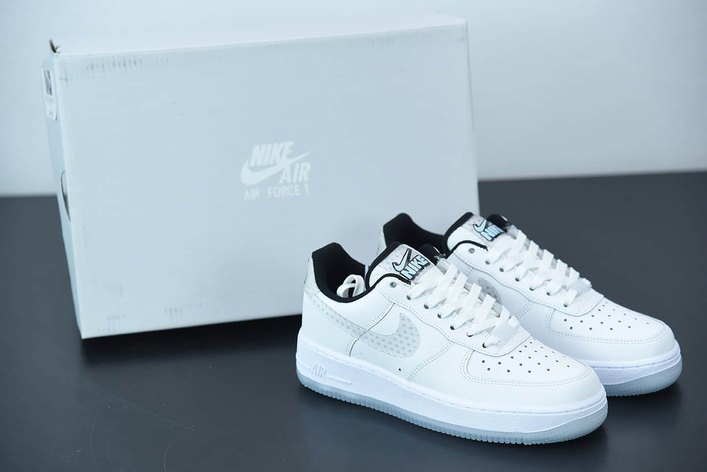 耐克Nike Air Force 1白灰裸眼3D空军一号低帮休闲运动板鞋纯原版本 货号：CW5909-100