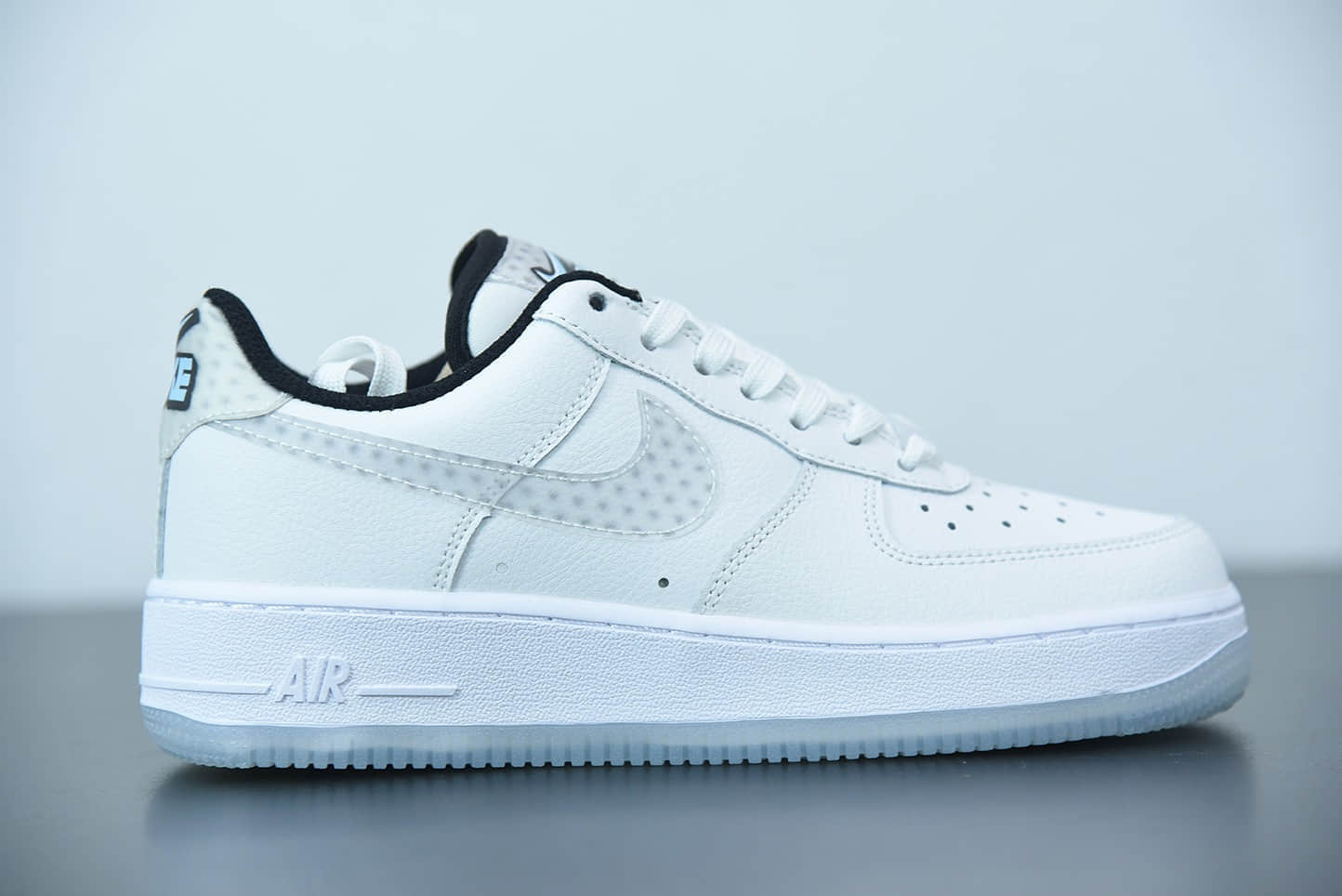 耐克Nike Air Force 1白灰裸眼3D空军一号低帮休闲运动板鞋纯原版本 货号：CW5909-100