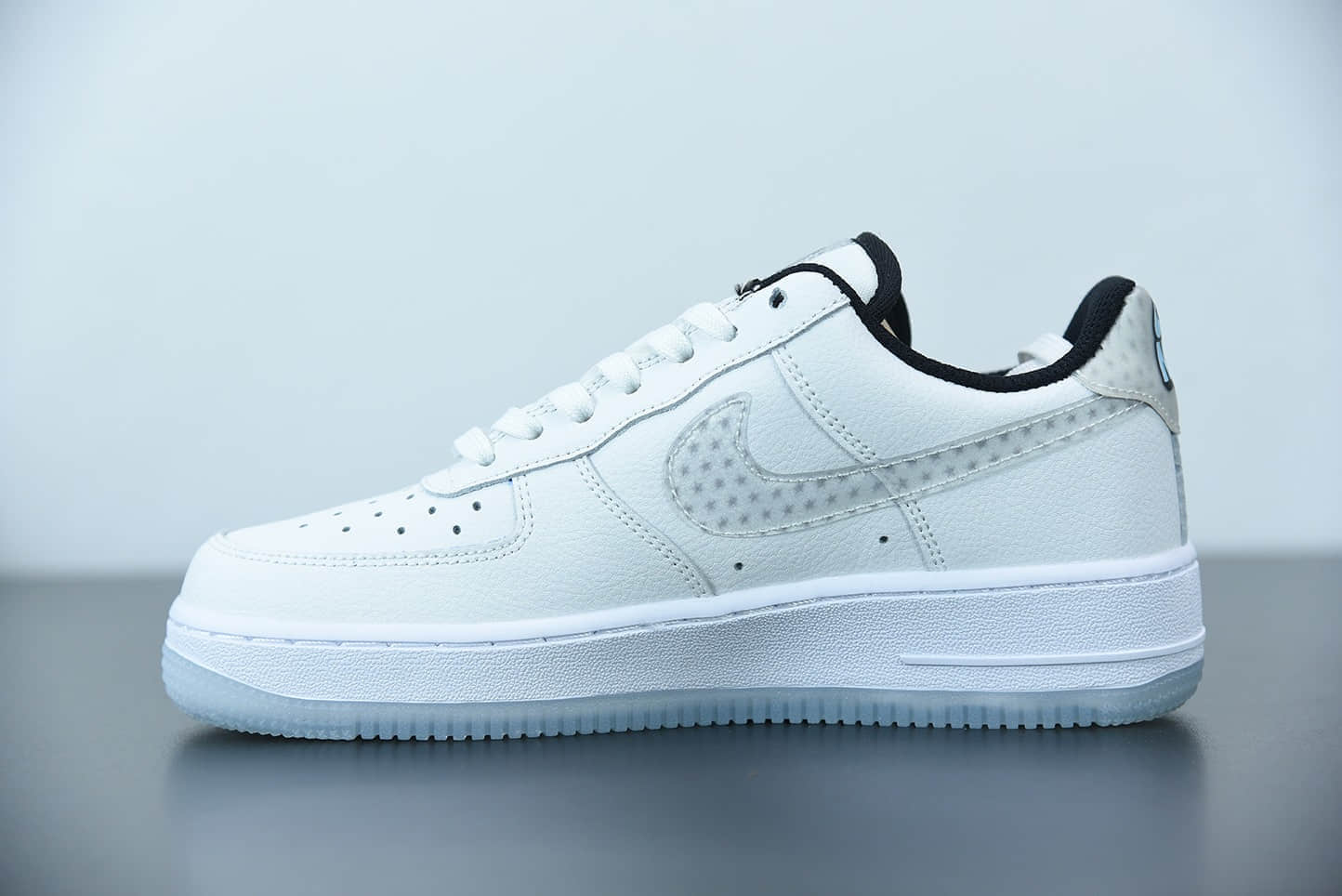 耐克Nike Air Force 1白灰裸眼3D空军一号低帮休闲运动板鞋纯原版本 货号：CW5909-100