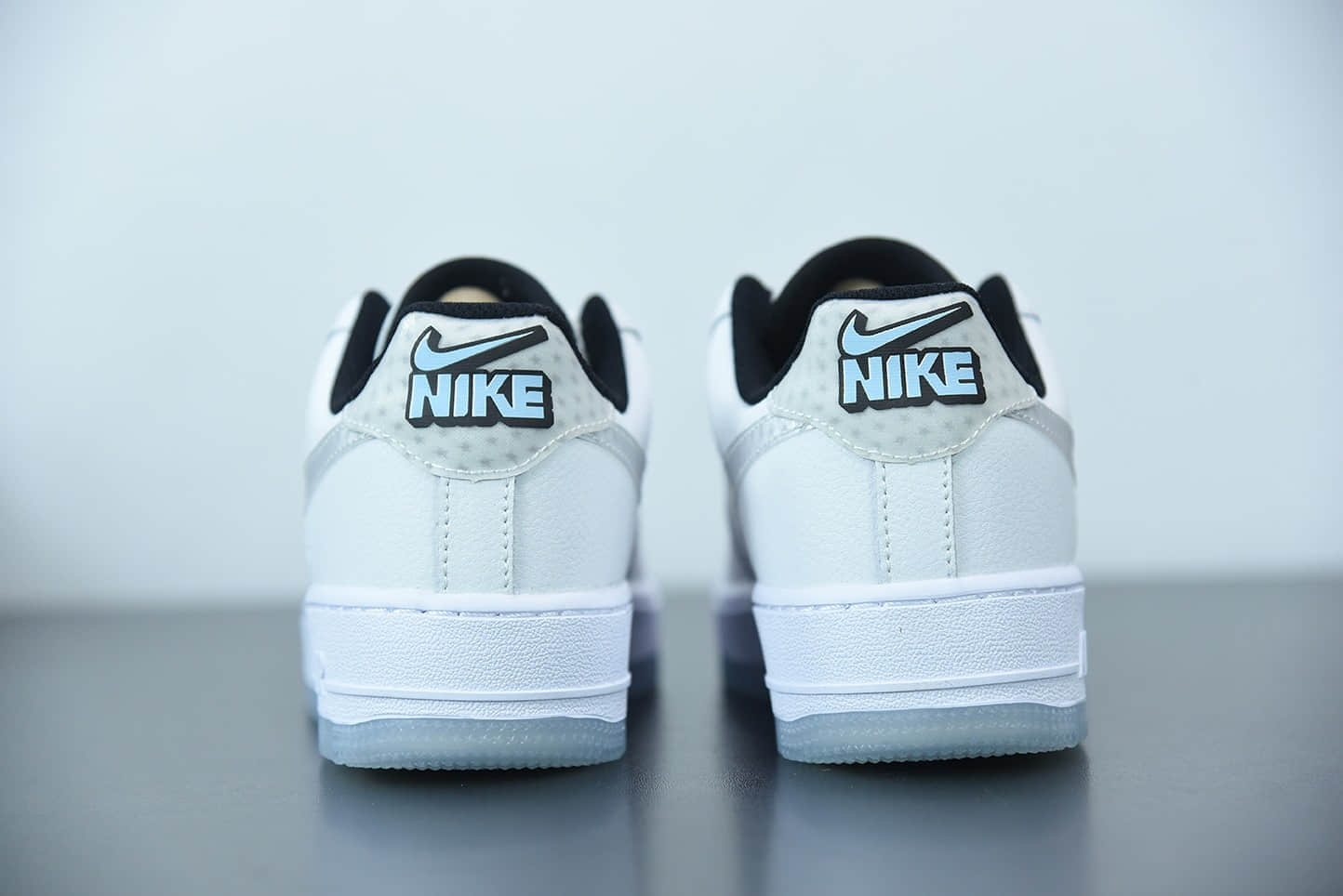 耐克Nike Air Force 1白灰裸眼3D空军一号低帮休闲运动板鞋纯原版本 货号：CW5909-100