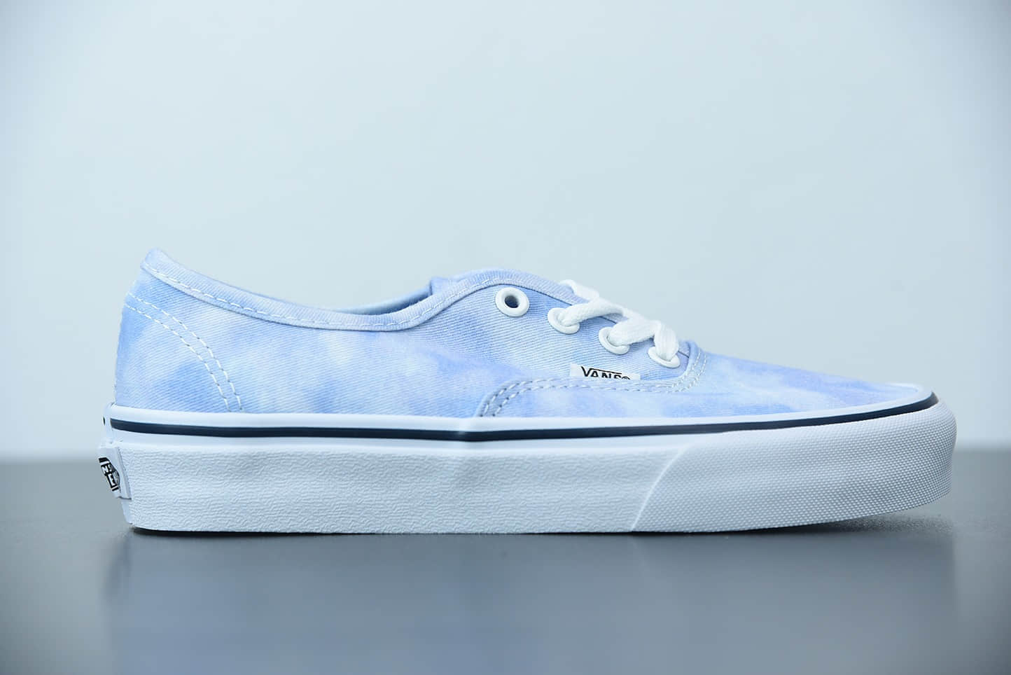 万斯Vans Authentic Lx奶蓝白蓝低帮硫化板鞋纯原版本 货号： VN0003B9IWC