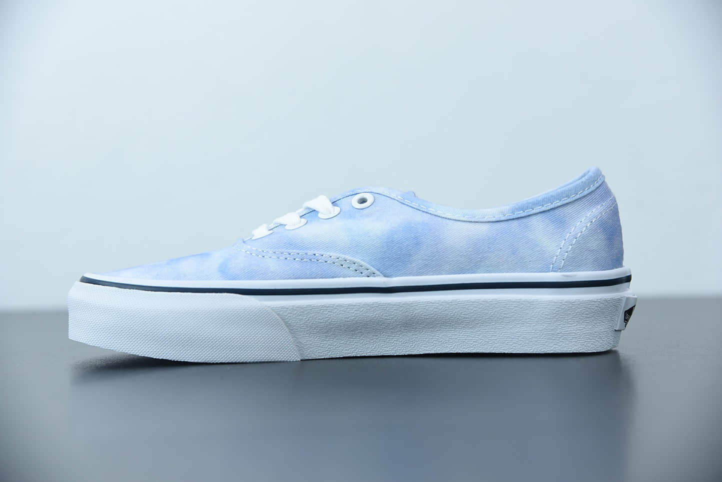 万斯Vans Authentic Lx奶蓝白蓝低帮硫化板鞋纯原版本 货号： VN0003B9IWC