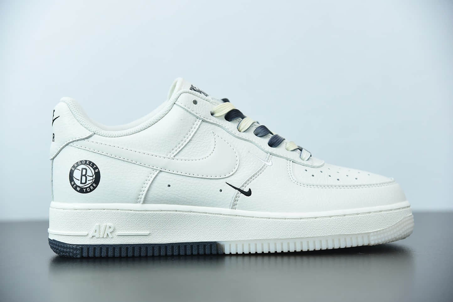 耐克 Nike Air Force 1 Low '07 “米黑白”布鲁克林篮网城市限定低帮空军一号休闲板鞋纯原版本 货号：CT1989-107