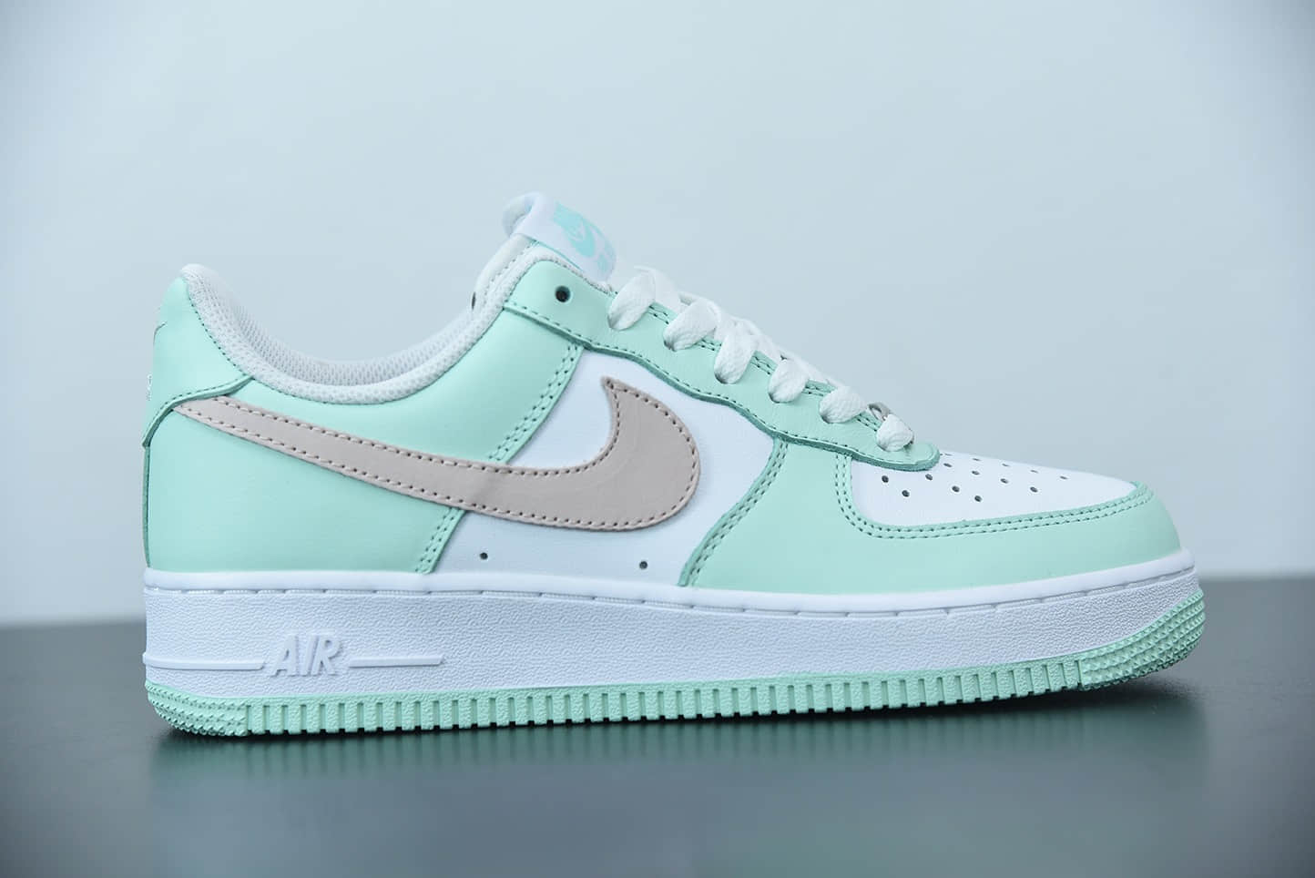 耐克 Nike Air Force 1 '07 蒂芙尼白绿空军一号低帮休闲板鞋纯原版本 货号：AA1726-111