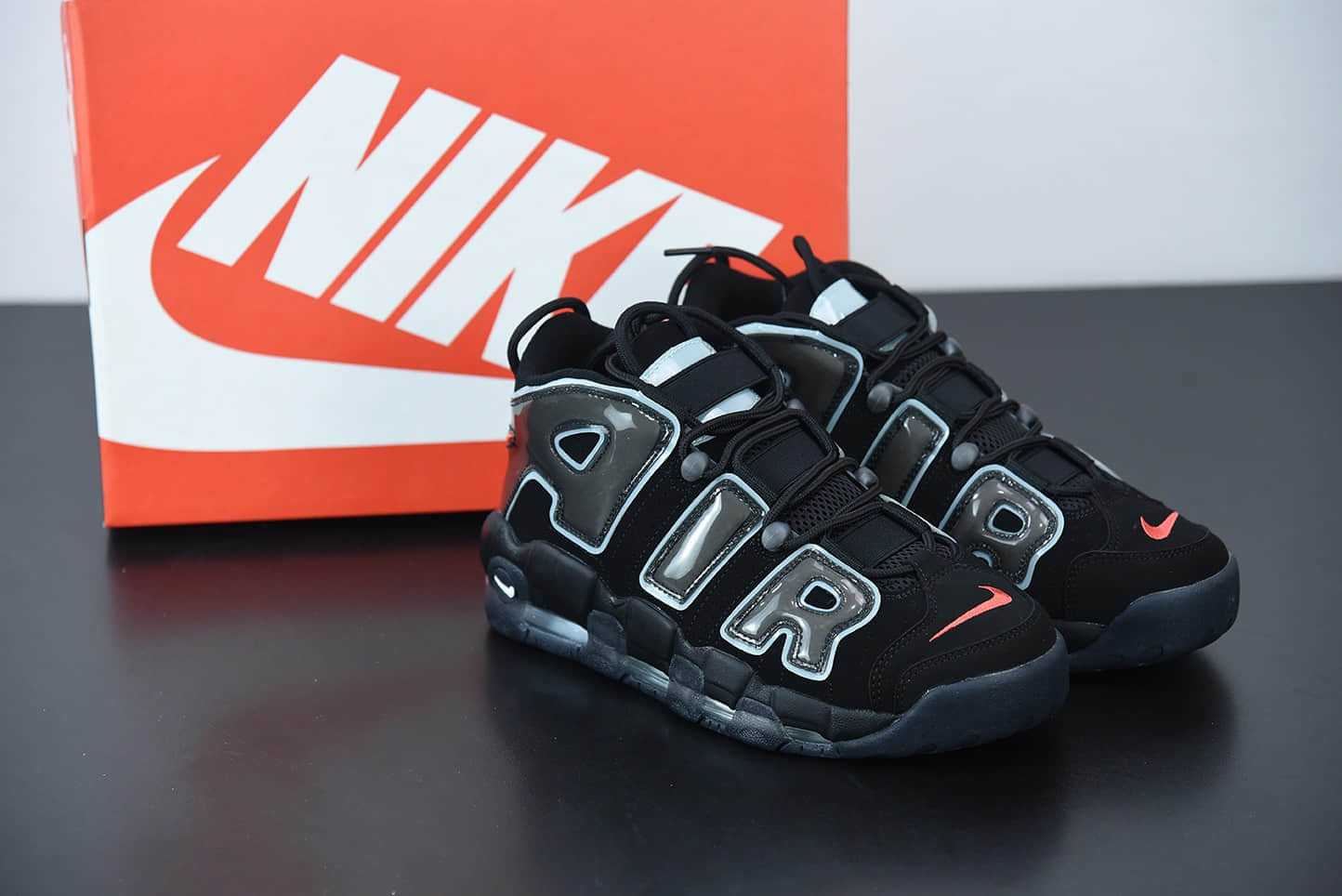 耐克 Nike Air More Uptempo 大AIR皮蓬黑蓝撕纸配色复古篮球鞋纯原版本 货号：DJ4633-010