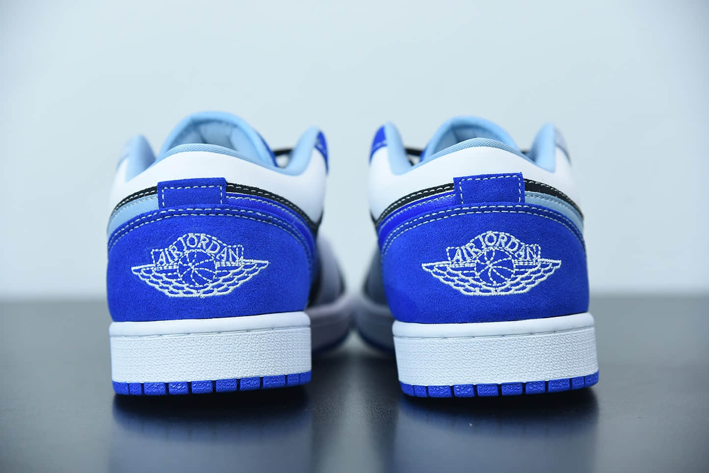 乔丹Air Jordan 1 Low 白蓝黑拼接低帮复古文化篮球鞋纯原版本 货号：DH0206-400
