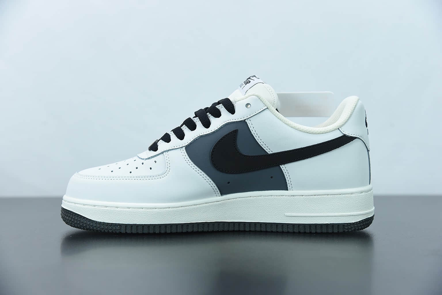 耐克 Nike Air Force 1 Low '07 “米白碳灰拼接”低帮空军一号休闲板鞋纯原版本 货号：CL2026-113