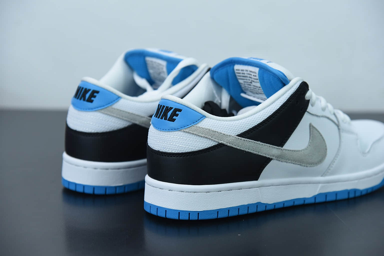 耐克 Nike SB Dunk Low  Laser Blue  白黑蓝低帮运动休闲板鞋纯原版本 货号：BQ6817-101