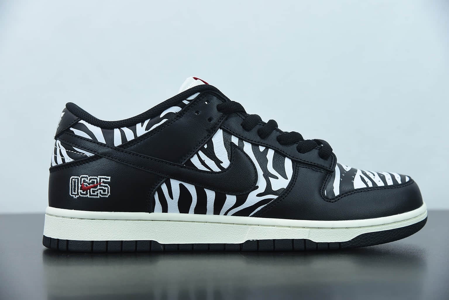 耐克Quartersnacks x Nike SB Dunk Low “Zebra” 黑白斑马联名款低帮运动休闲板鞋纯原版本 货号：DM3510-001