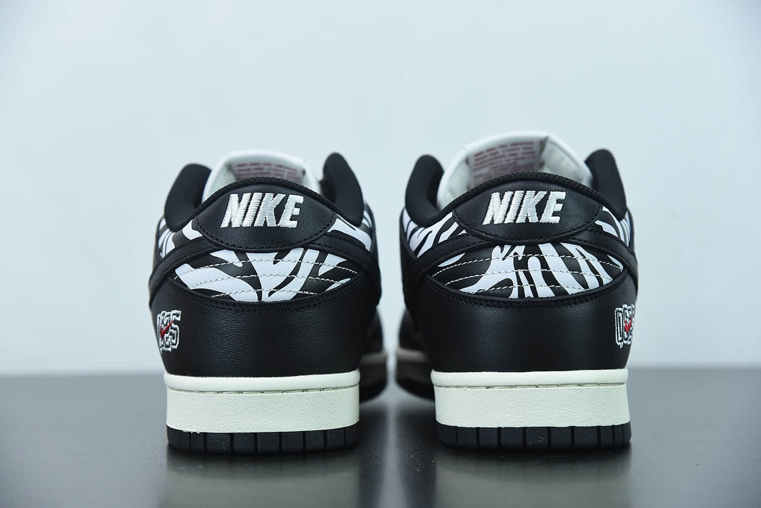 耐克Quartersnacks x Nike SB Dunk Low “Zebra” 黑白斑马联名款低帮运动休闲板鞋纯原版本 货号：DM3510-001