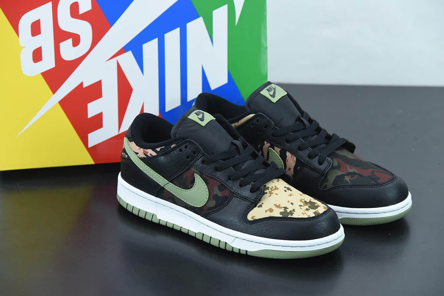 耐克 Nike SB Dunk Low “Black Multi-Camo” 迷彩不对称鸳鸯黑迷彩低帮运动休闲板鞋纯原版本 货号：DH0957-001