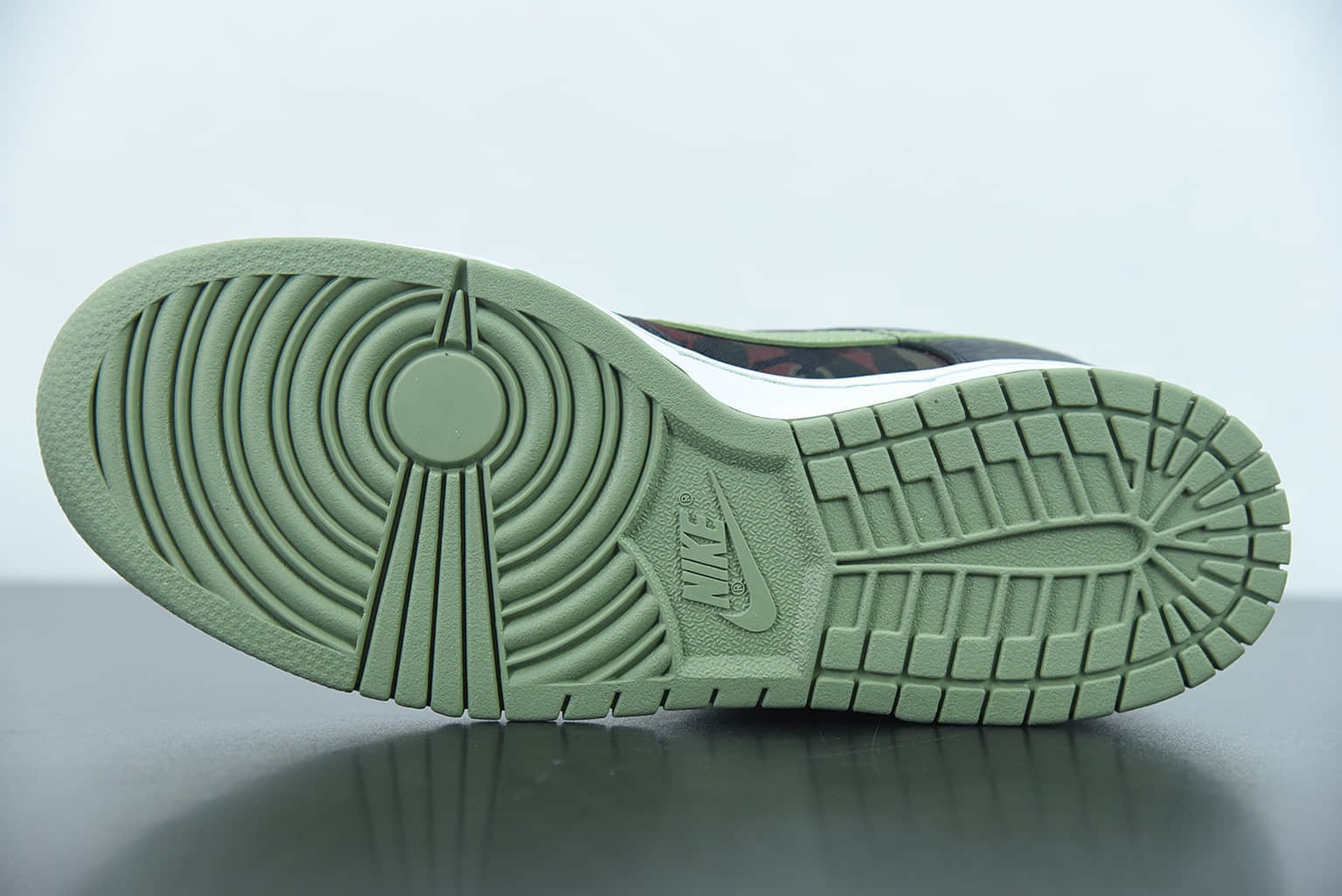 耐克 Nike SB Dunk Low “Black Multi-Camo” 迷彩不对称鸳鸯黑迷彩低帮运动休闲板鞋纯原版本 货号：DH0957-001