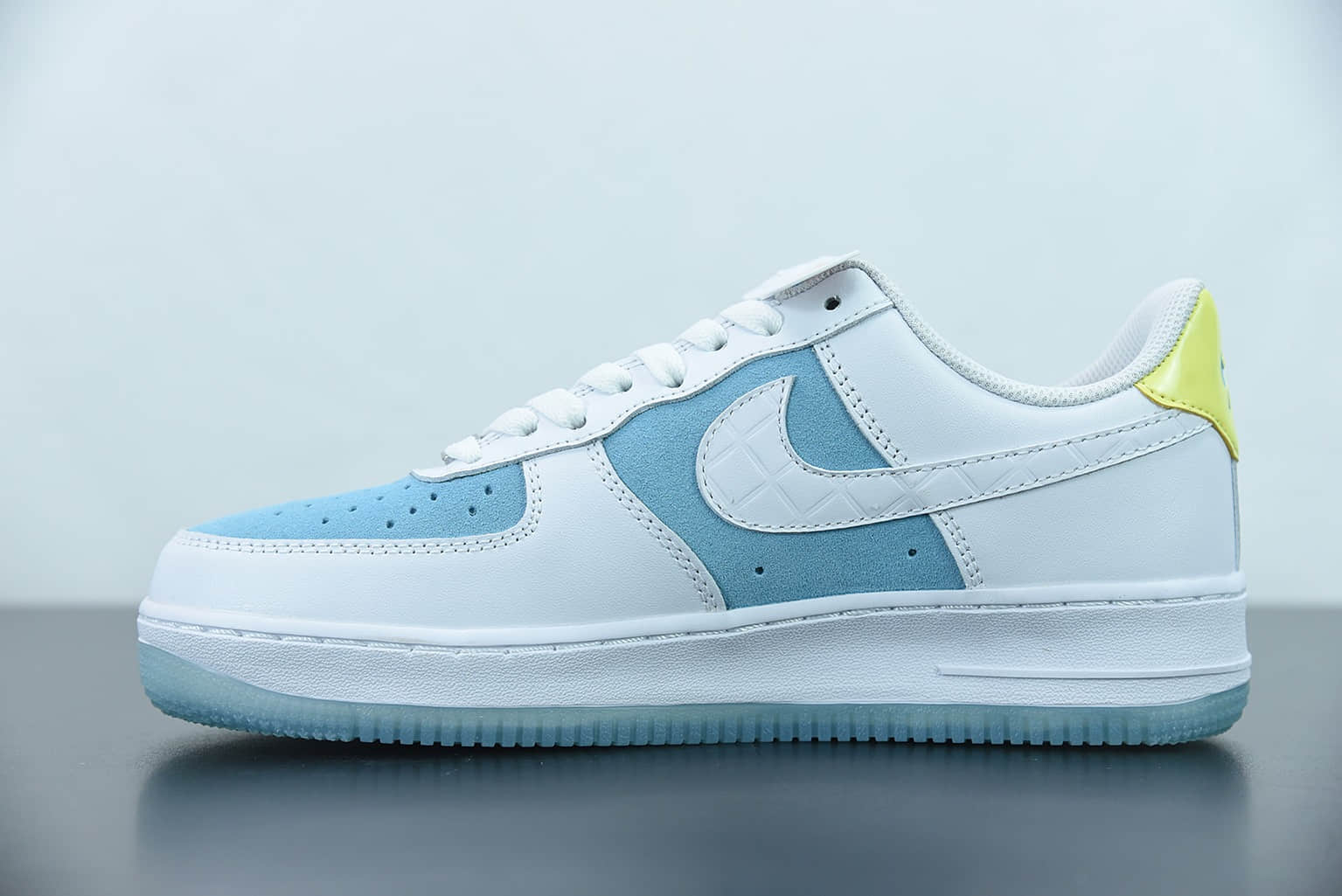 耐克 Nike Air Force 1 Low ’07 空军一号钻石联名低帮休闲板鞋纯原版本 货号：AA7687-400