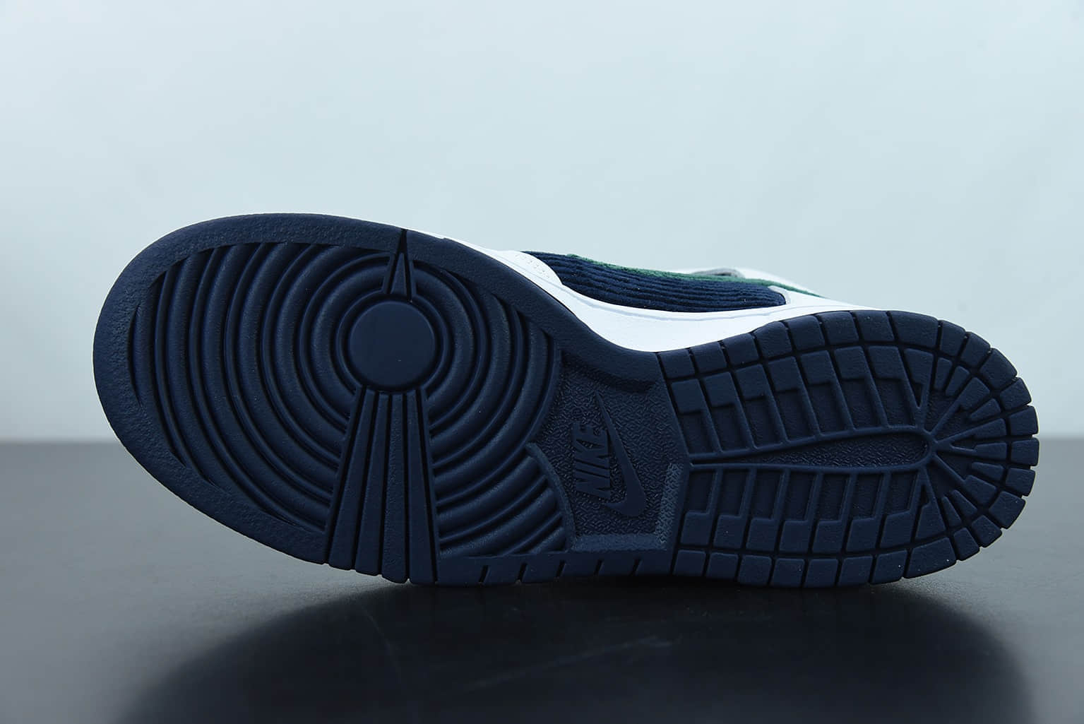 耐克 Nike Dunk High Sports Specialties 海军蓝 灯芯绒高帮休闲板鞋纯原版本 货号：DH0953-400