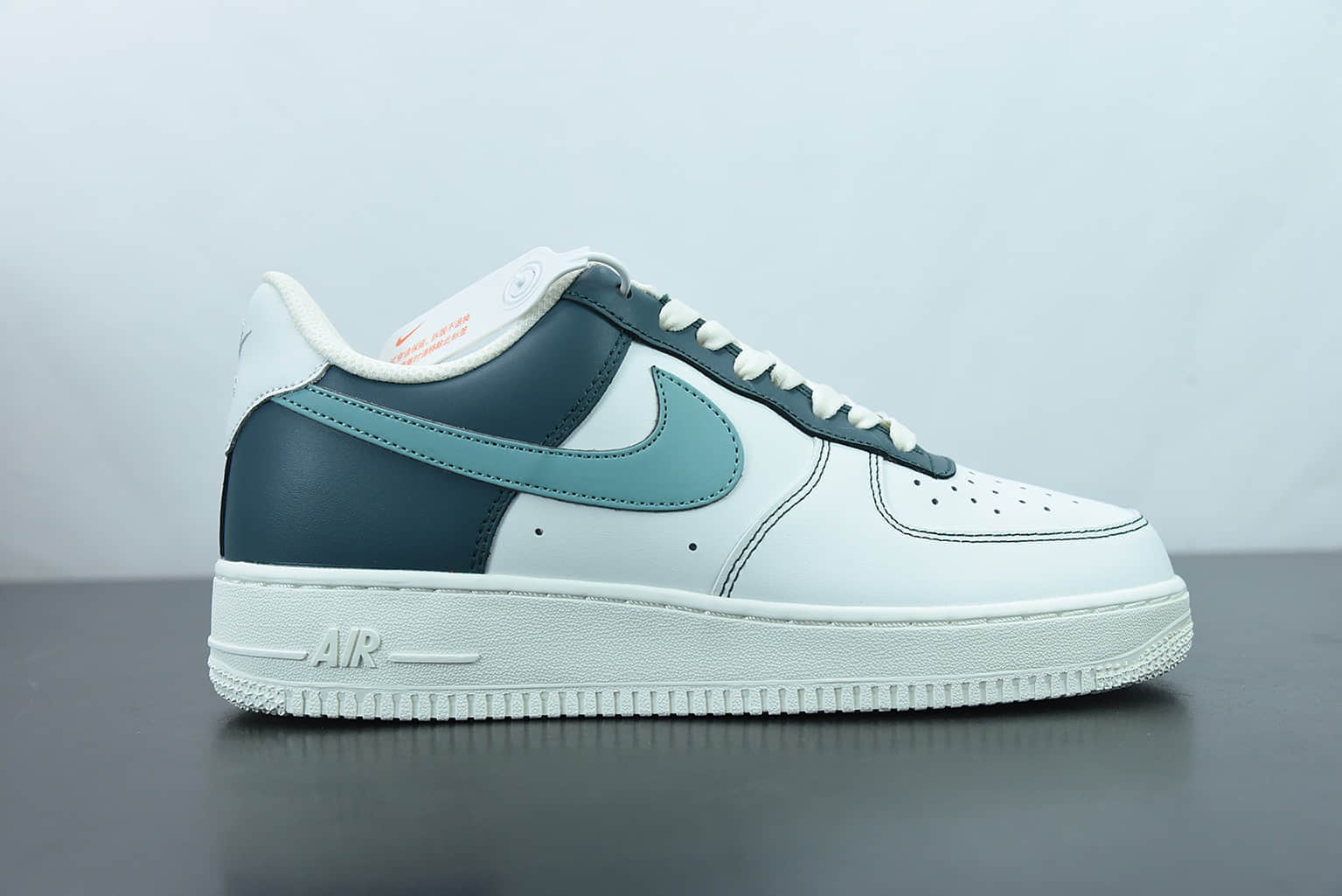 耐克 Nike Air Force 1'07 Low 湖水绿配色空军一号低帮休闲板鞋纯原版本 货号：LT0226-301