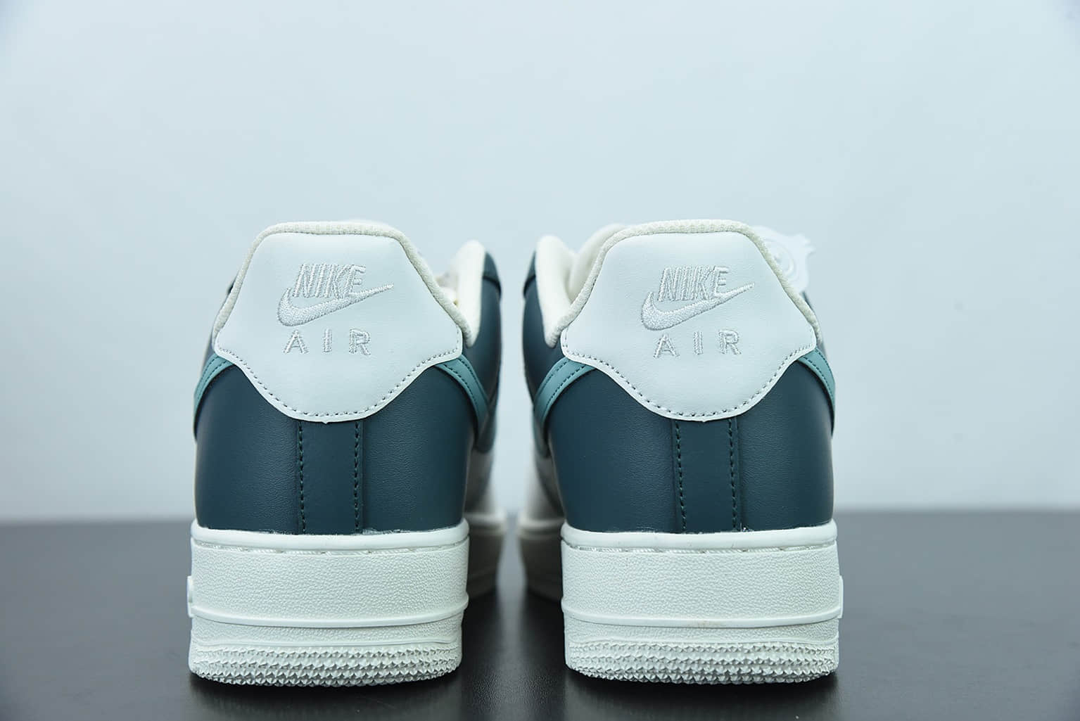 耐克 Nike Air Force 1'07 Low 湖水绿配色空军一号低帮休闲板鞋纯原版本 货号：LT0226-301