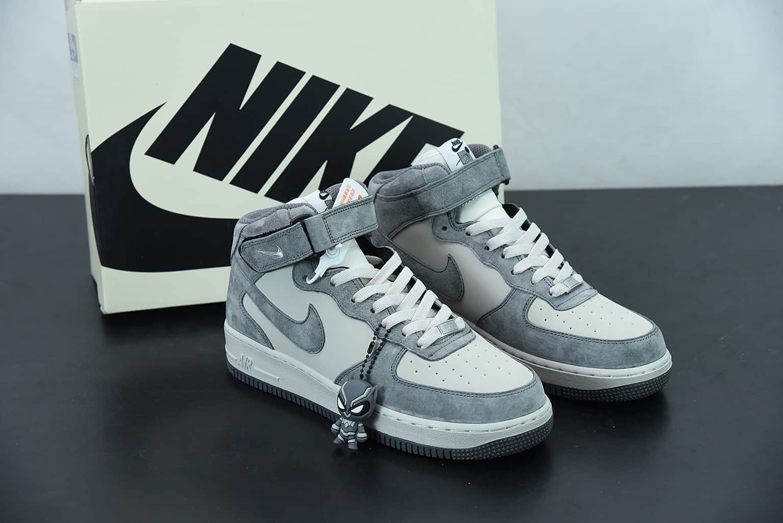 耐克 Nike Air Force 1 空军一号米白灰中帮板鞋纯原版本 货号：CW2288-668