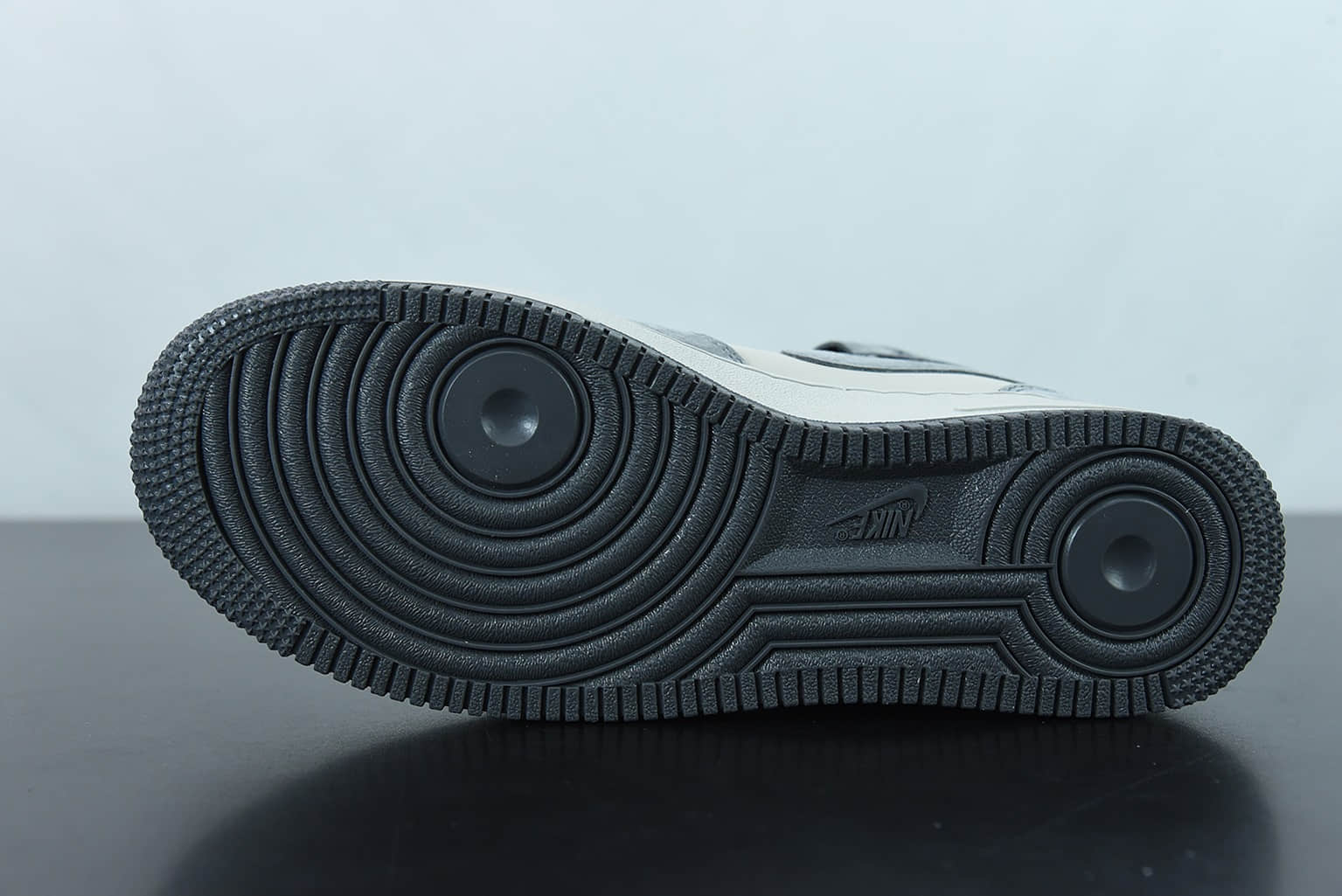 耐克 Nike Air Force 1 空军一号米白灰中帮板鞋纯原版本 货号：CW2288-668