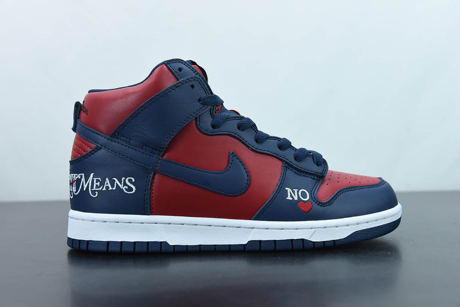 耐克 Nike Supreme x Nk SB Dunk High “By Any Means”  爱心Supreme联名款高帮板鞋纯原版本 货号：DN3741-600