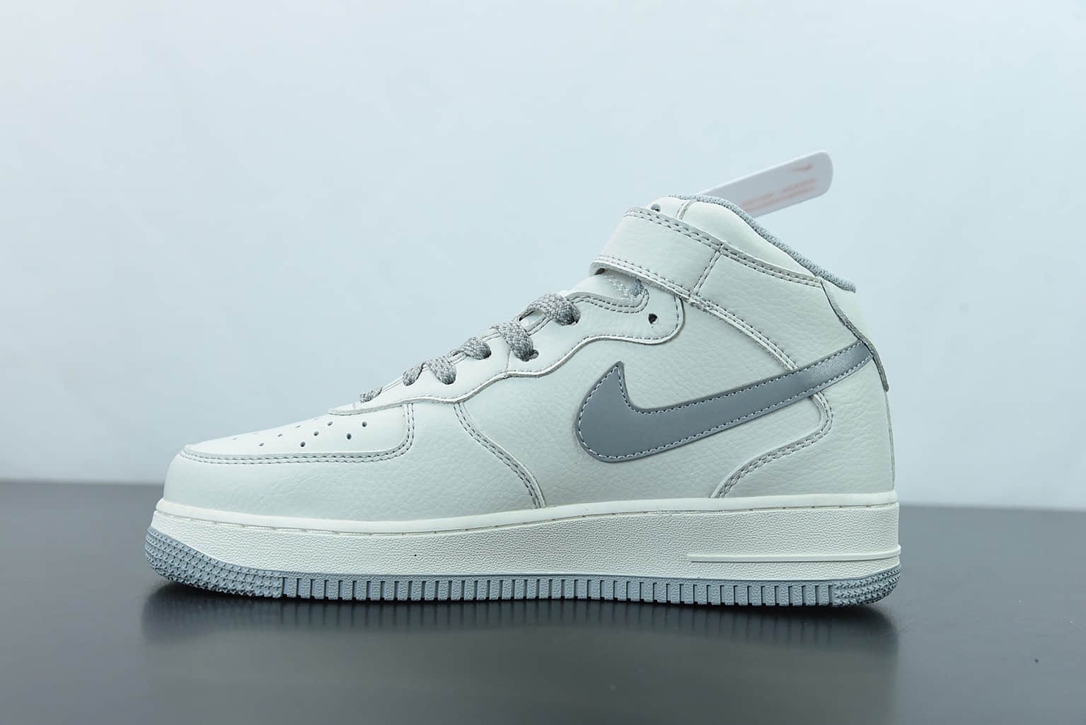 耐克 Nike Undefeated x NK Air Force 1 Mid夜魔侠空军一号中帮休闲板鞋纯原版本 货号：AO6617-306