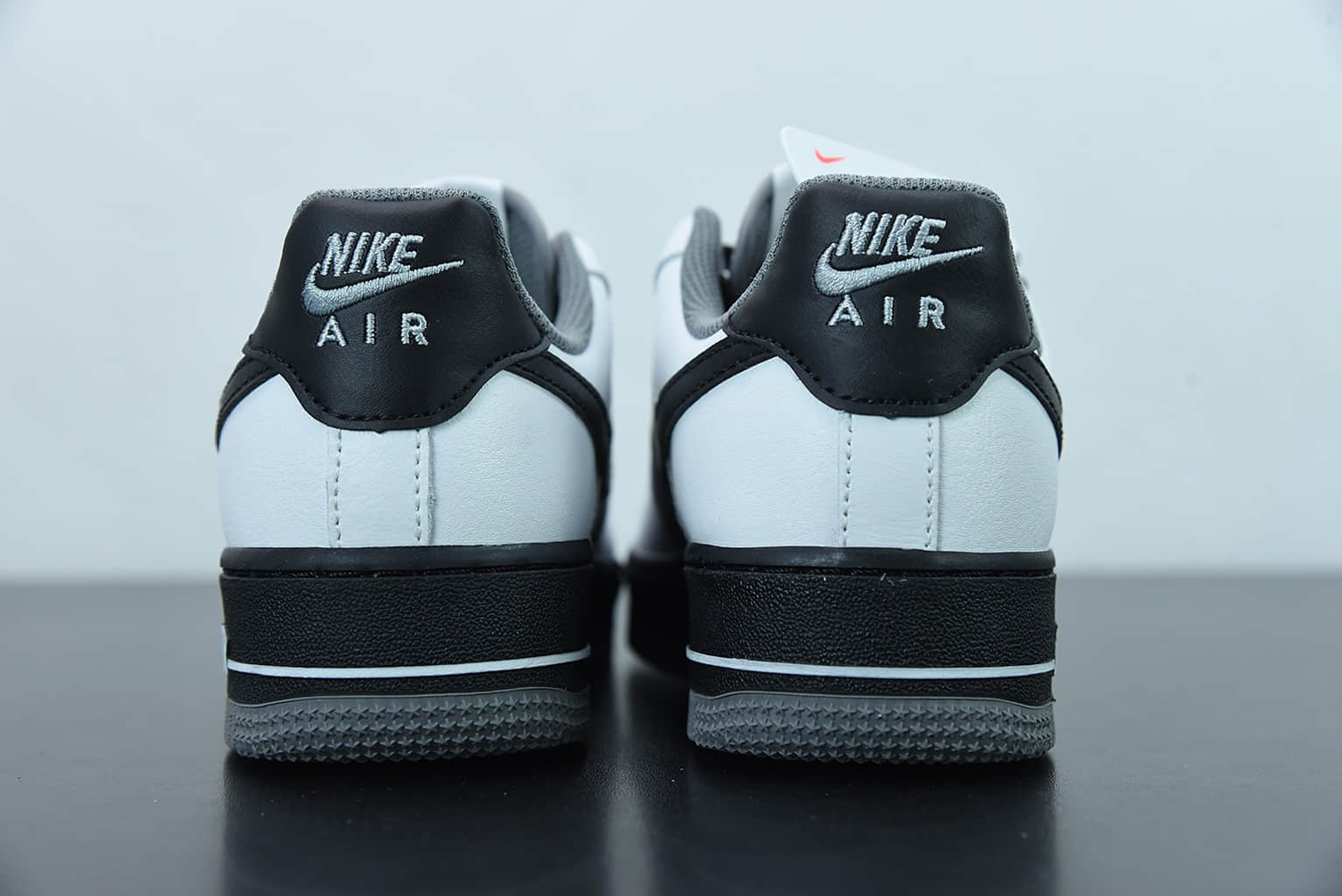 耐克 Nike Air Force 1 Low 黑白灰拼接空军一号低帮百搭休闲运动板鞋纯原版本 货号：553689-609