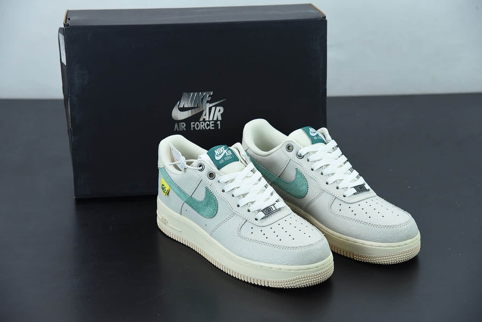 耐克 Nike Air Force 1 空军一号灰白绿爆裂纹低帮休闲运动板鞋纯原版本 货号：DO5876-100