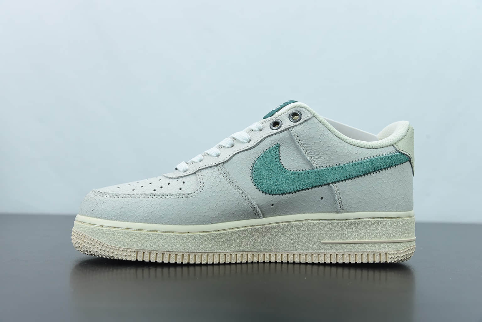 耐克 Nike Air Force 1 空军一号灰白绿爆裂纹低帮休闲运动板鞋纯原版本 货号：DO5876-100